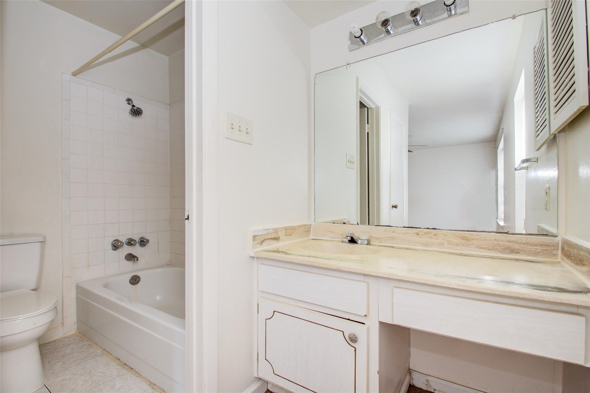 4124 Belle Park Drive E Property Photo 19