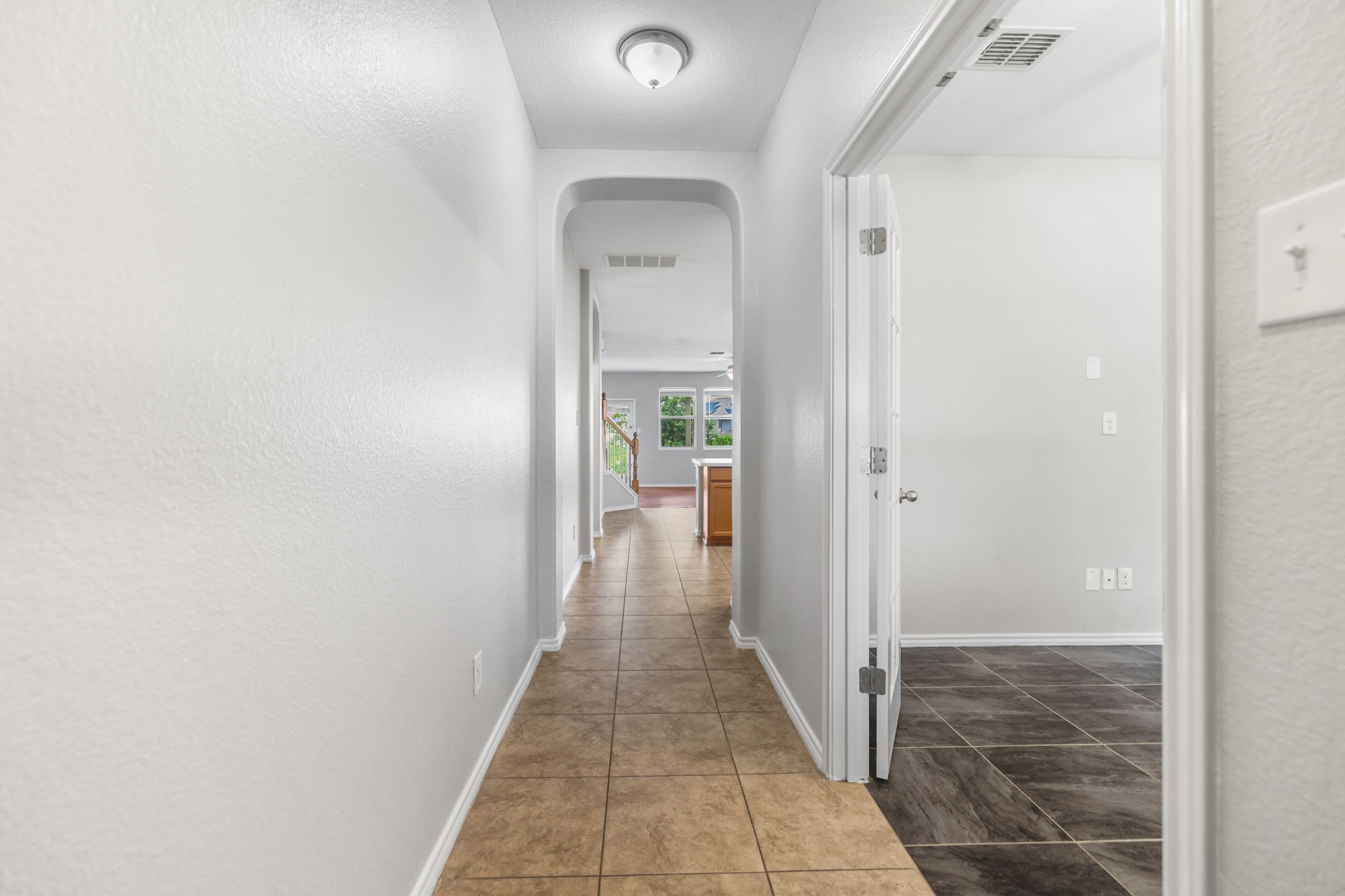 3103 Thunder Gulch Property Photo 5