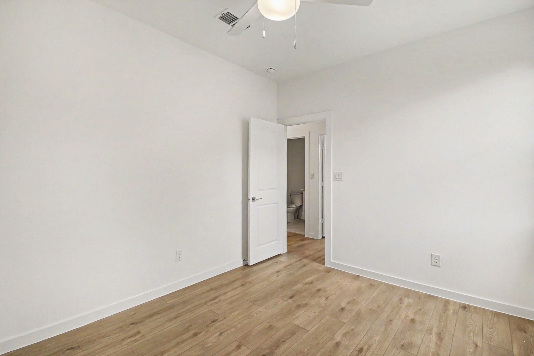 3228 Drew Street Property Photo 12