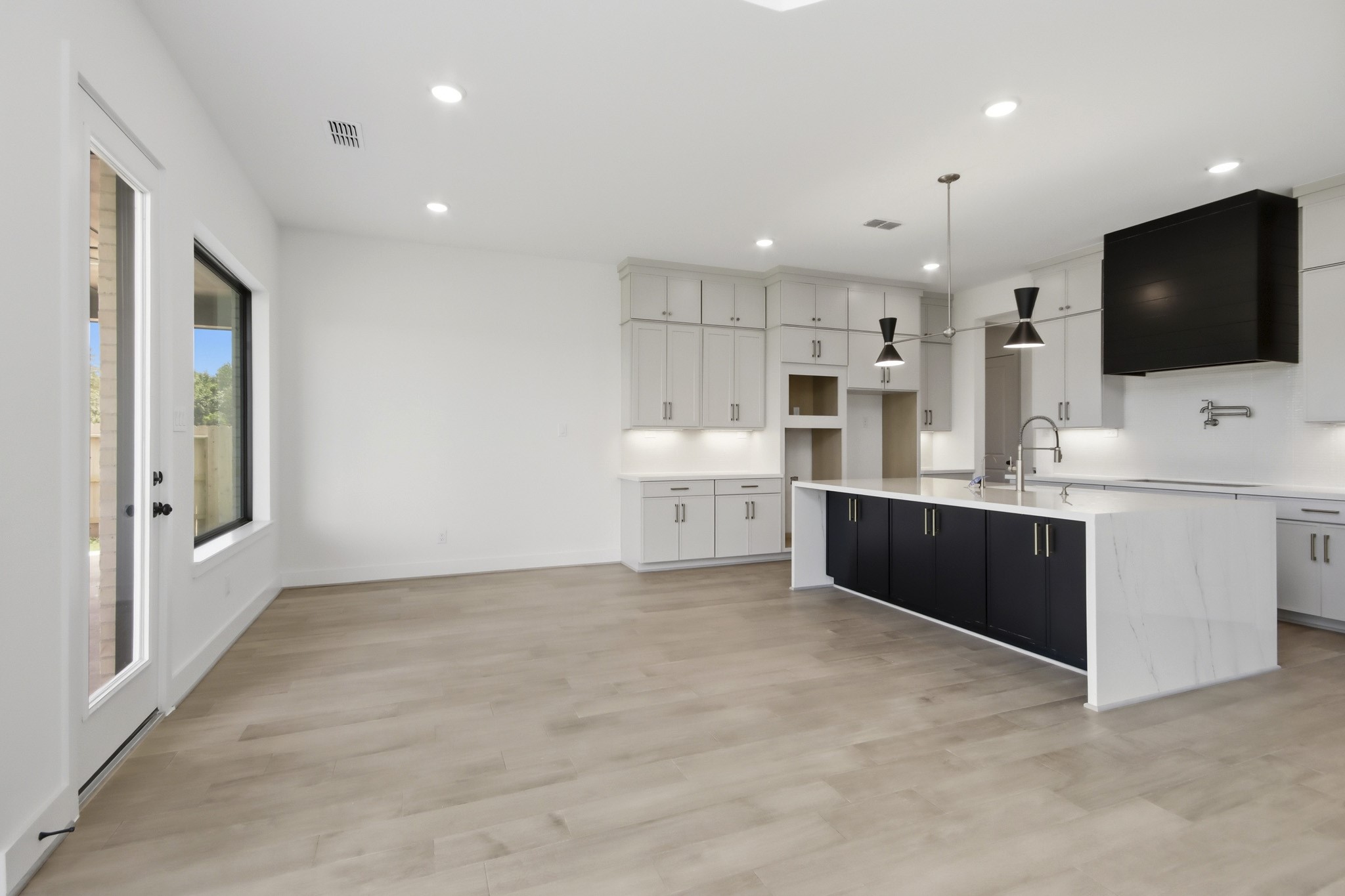 5075 Wildtree Creek South Property Photo 8