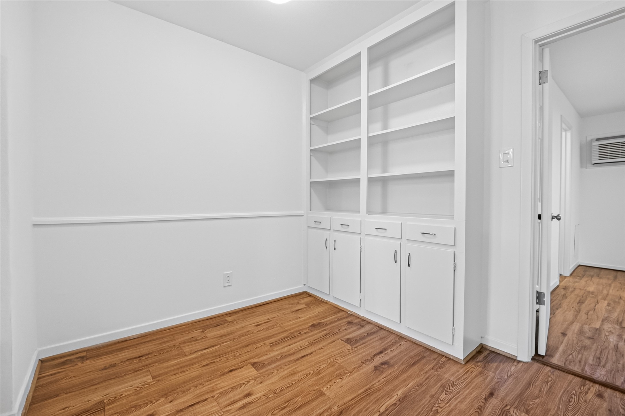 1217 Heights Boulevard 6 Property Photo 5