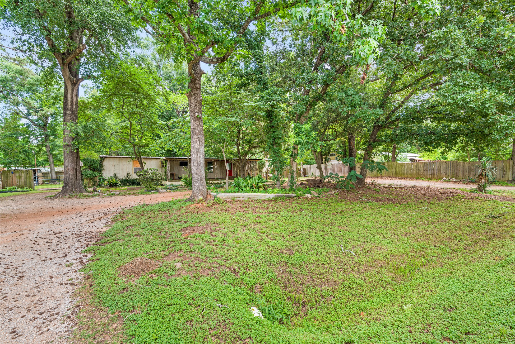 402 Baltzell Drive Property Photo 1