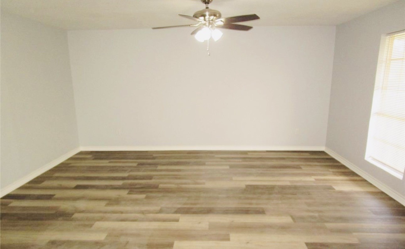 1109 N Avenue N Property Photo 5