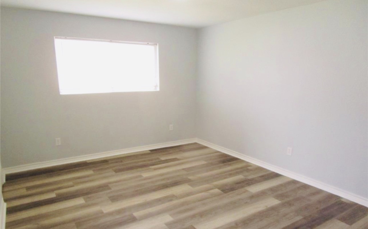 1109 N Avenue N Property Photo 8