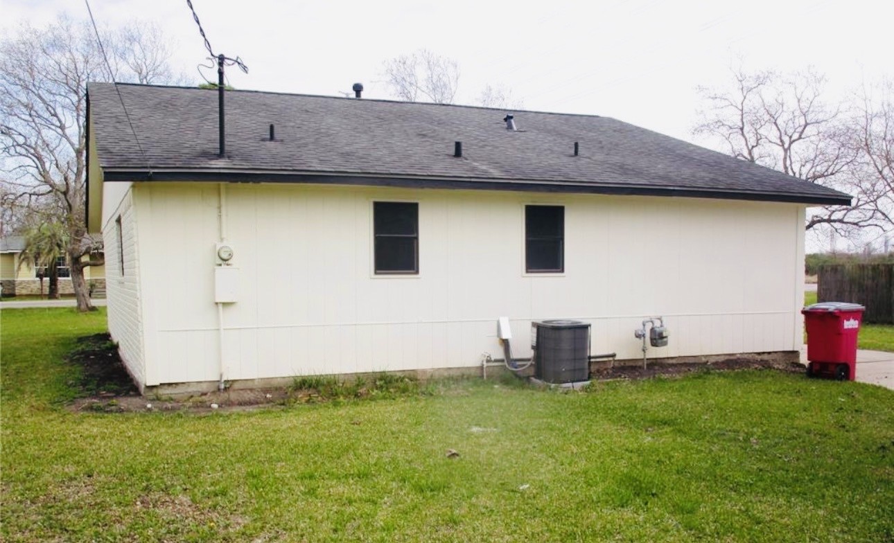 1109 N Avenue N Property Photo 9