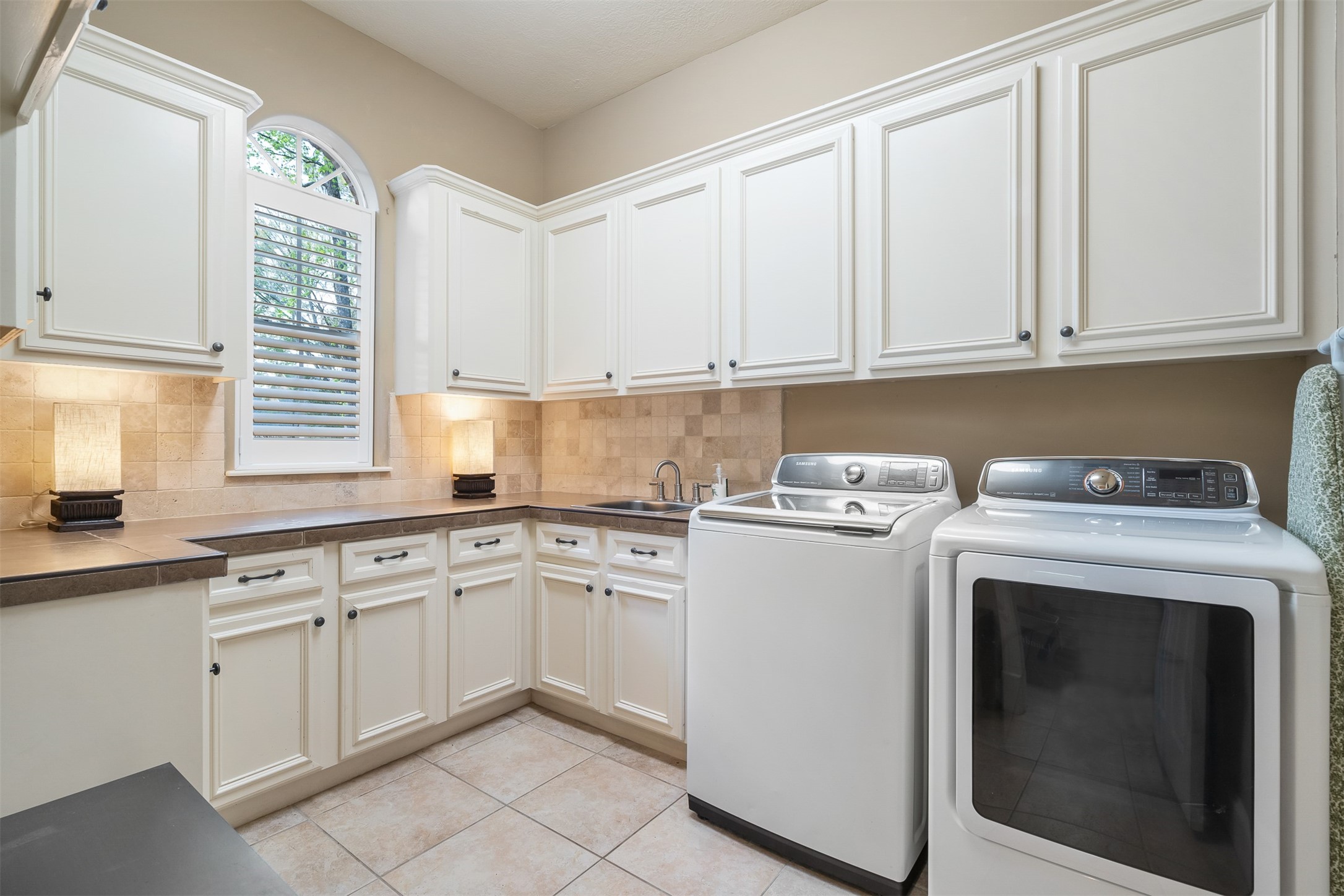 2 Lenox Hill Drive Property Photo 25