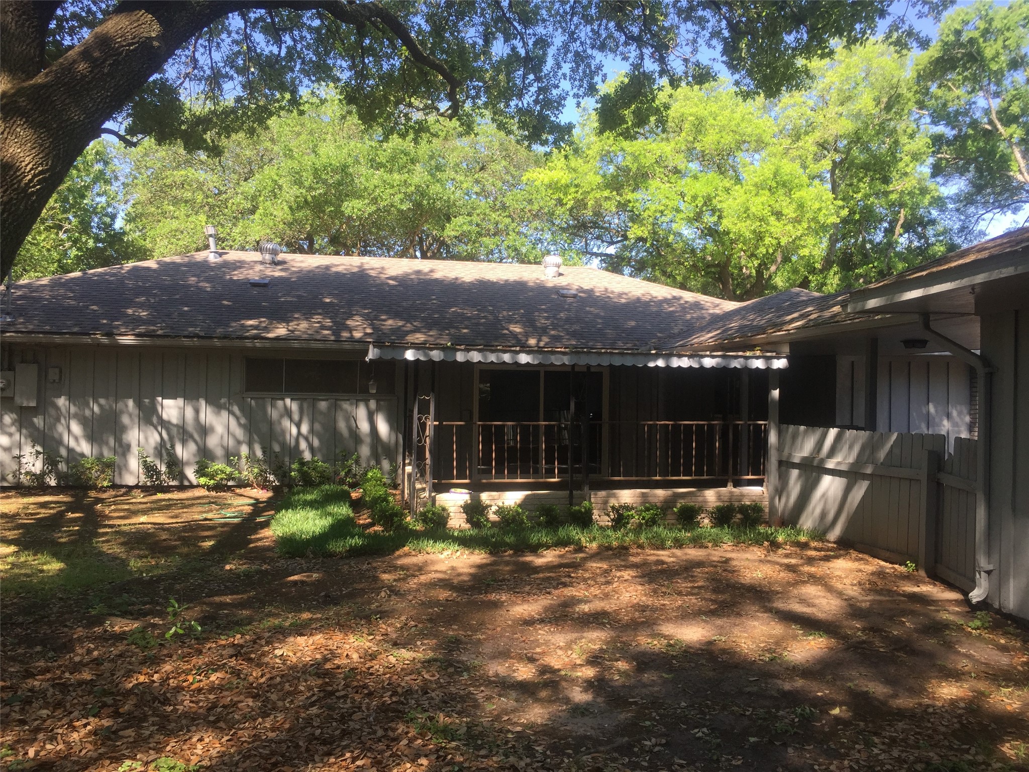 8719 Manhattan Drive Property Photo 14