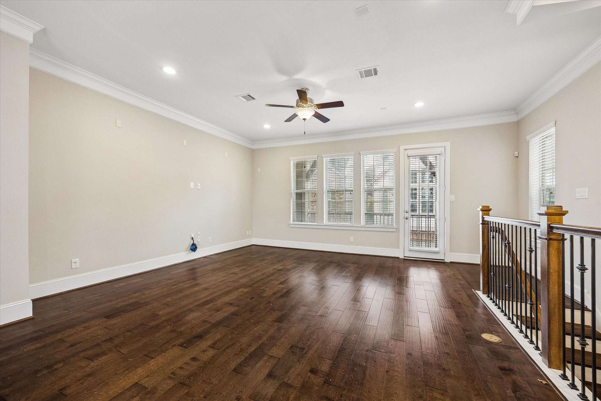 8304 Ginger Oak Street Property Photo 5