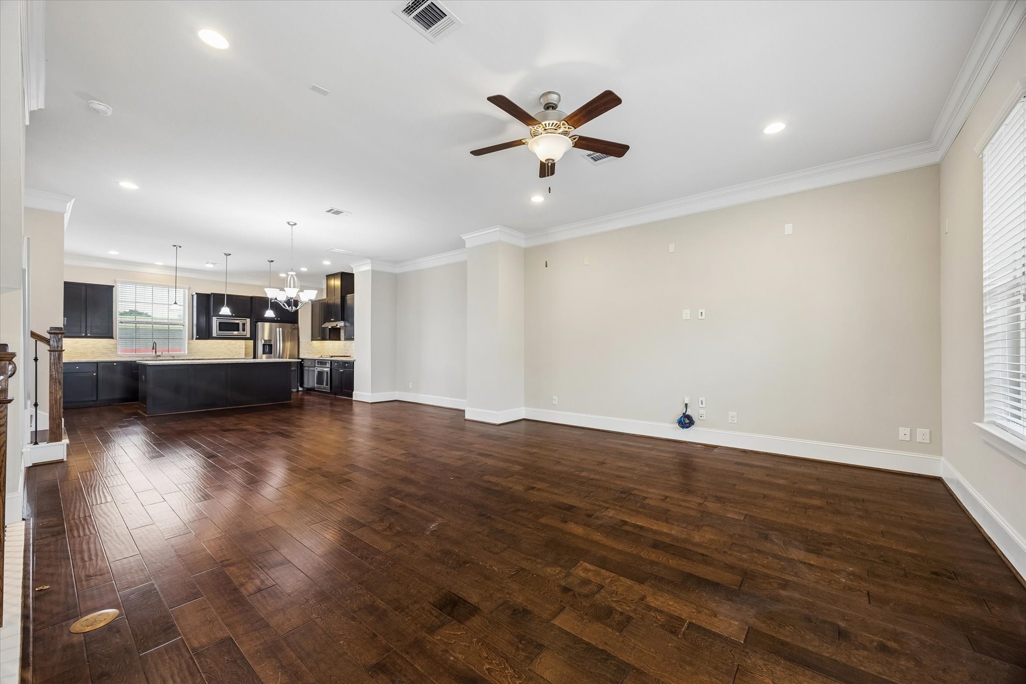8304 Ginger Oak Street Property Photo 7