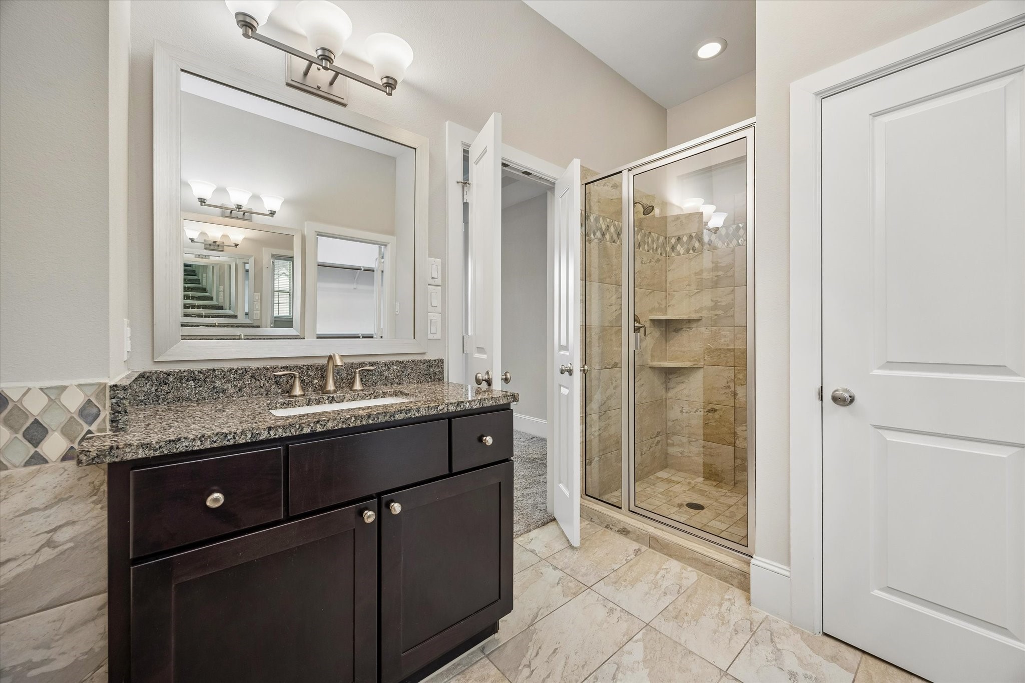 8304 Ginger Oak Street Property Photo 14