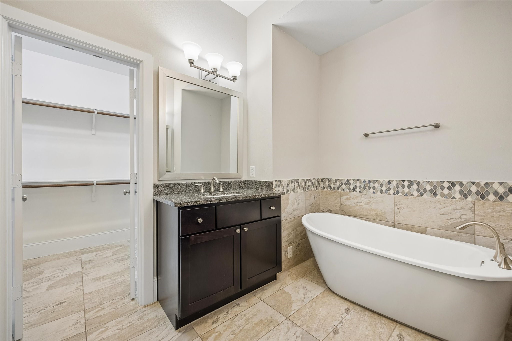 8304 Ginger Oak Street Property Photo 15