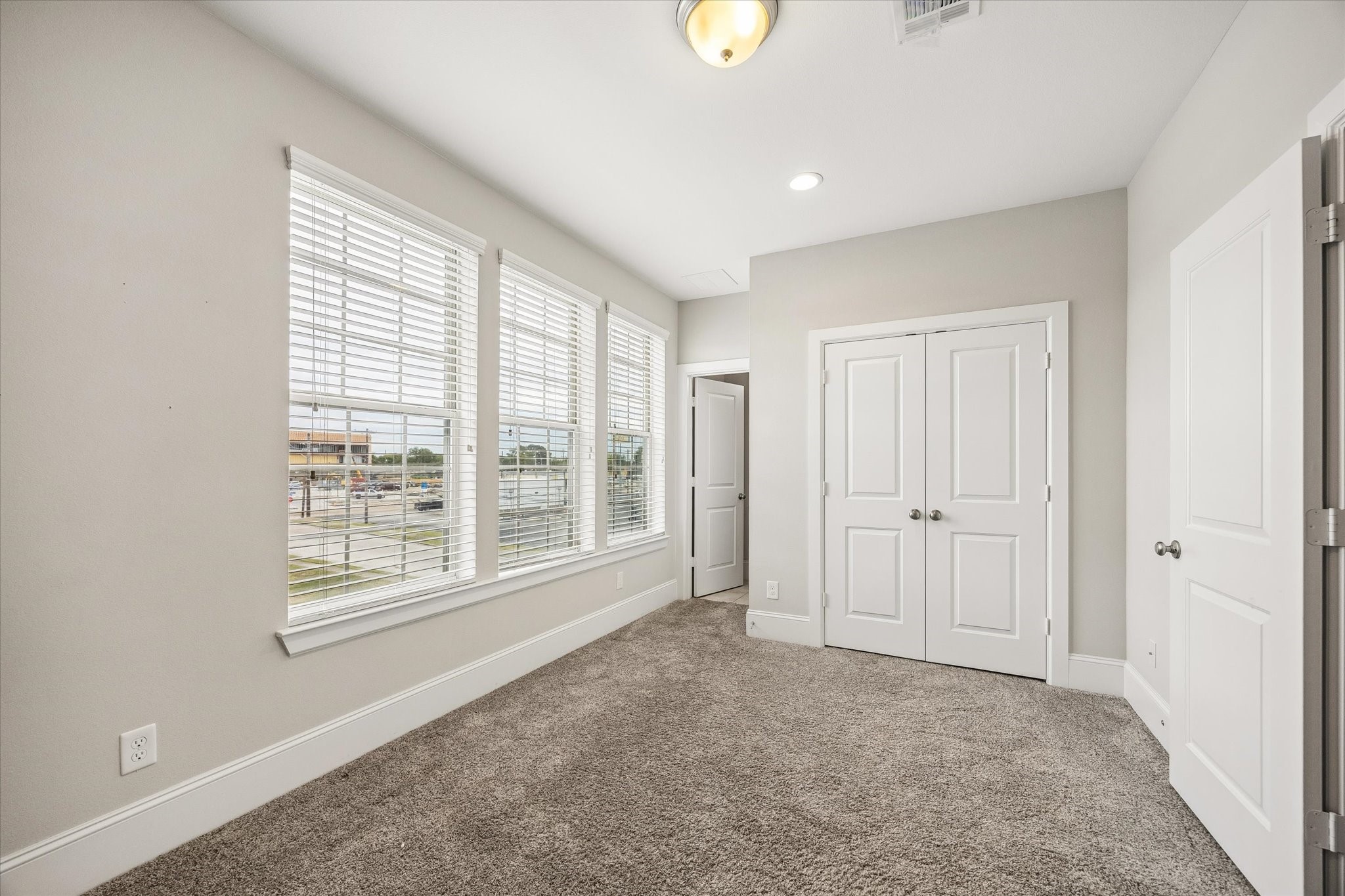 8304 Ginger Oak Street Property Photo 17