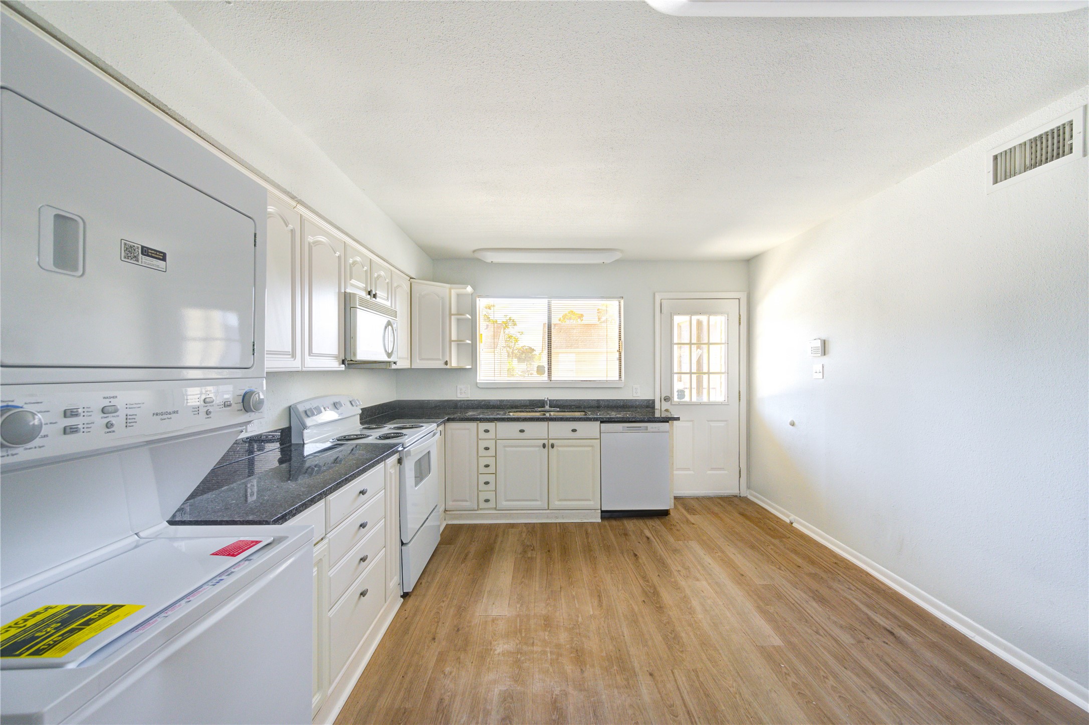 6401 Deihl Road 505 Property Photo 9