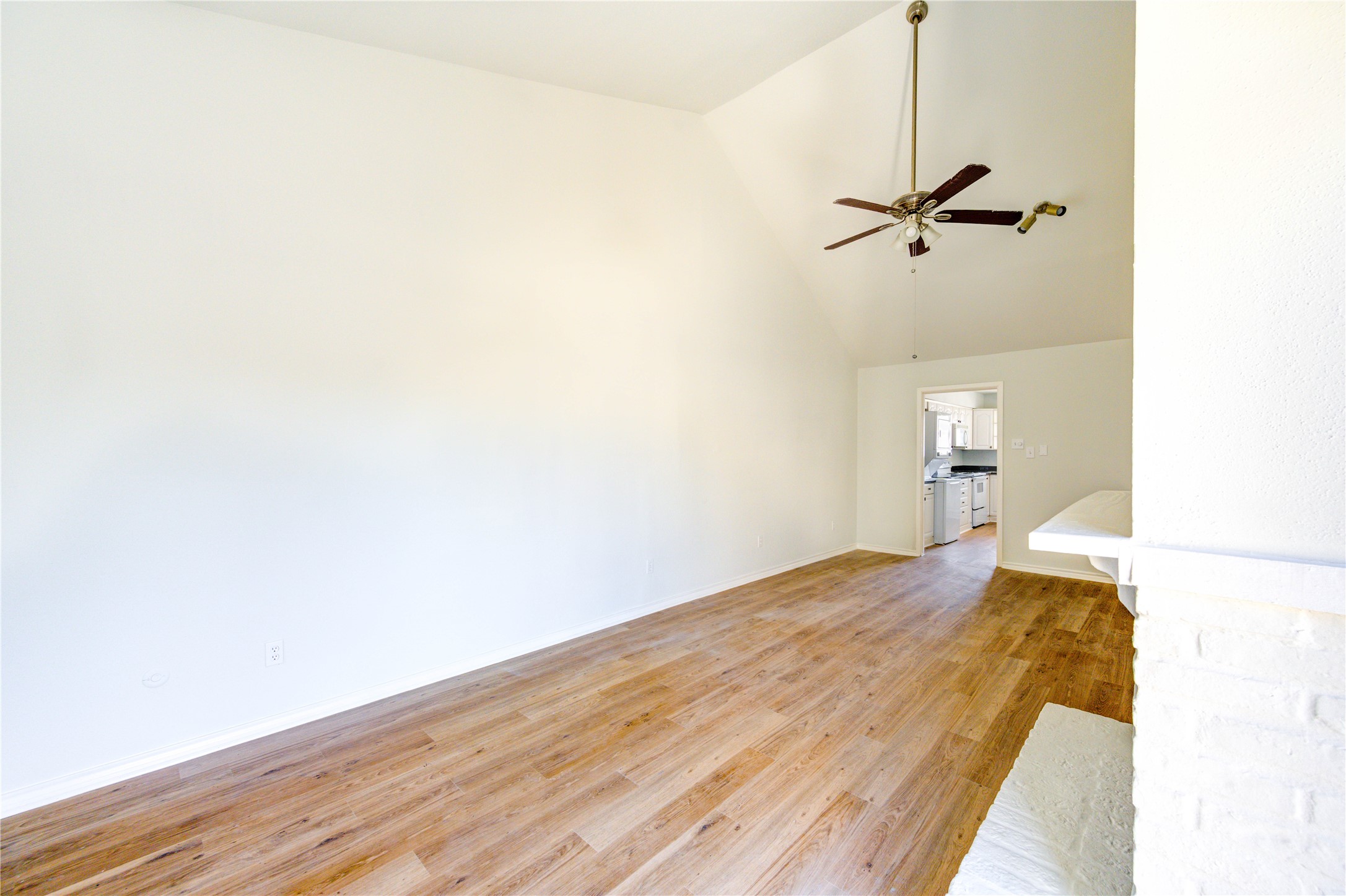 6401 Deihl Road 505 Property Photo 16