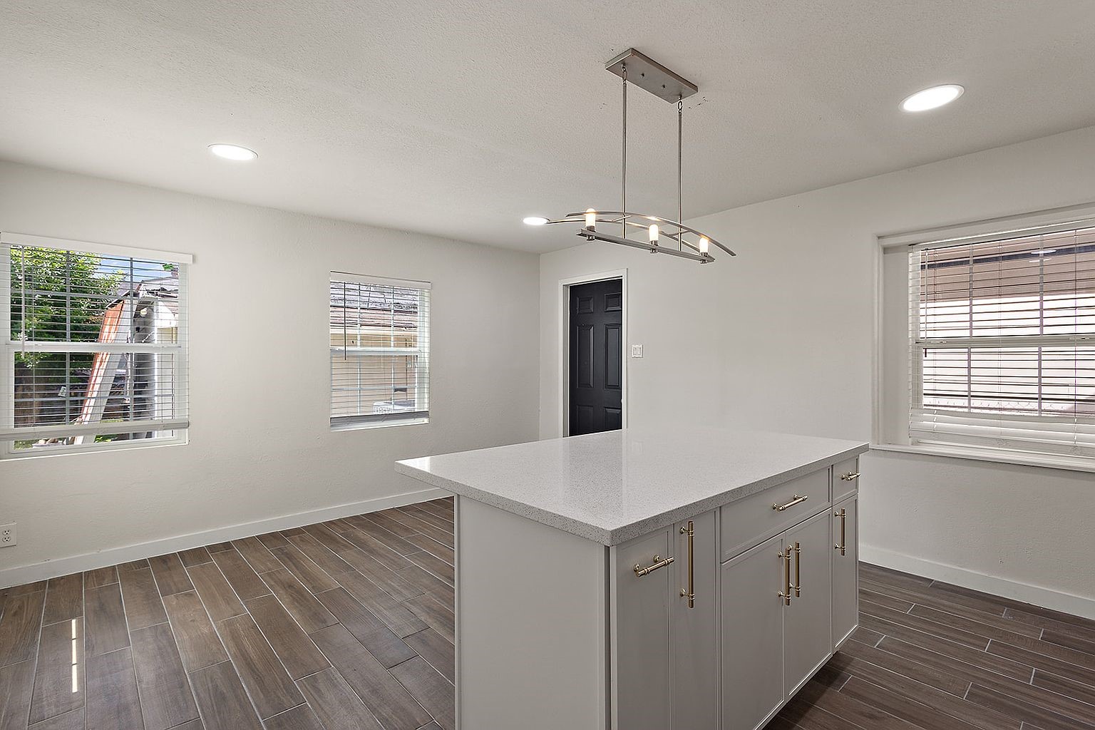 10106 Burman Street Property Photo 9