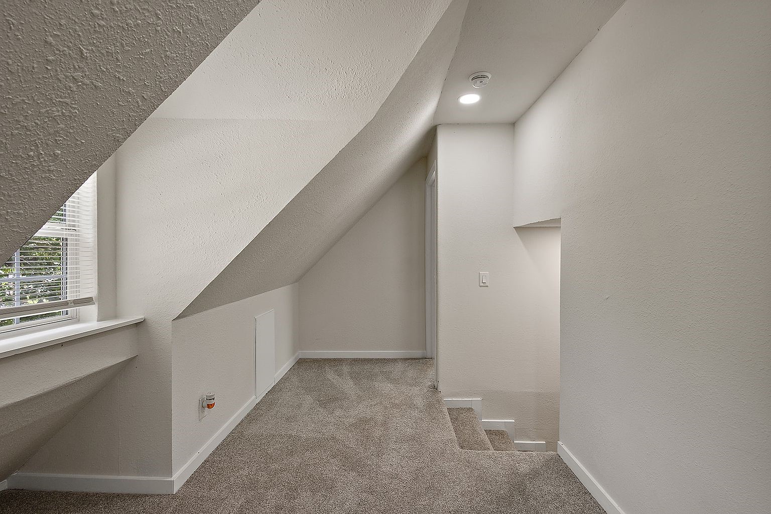 10106 Burman Street Property Photo 13