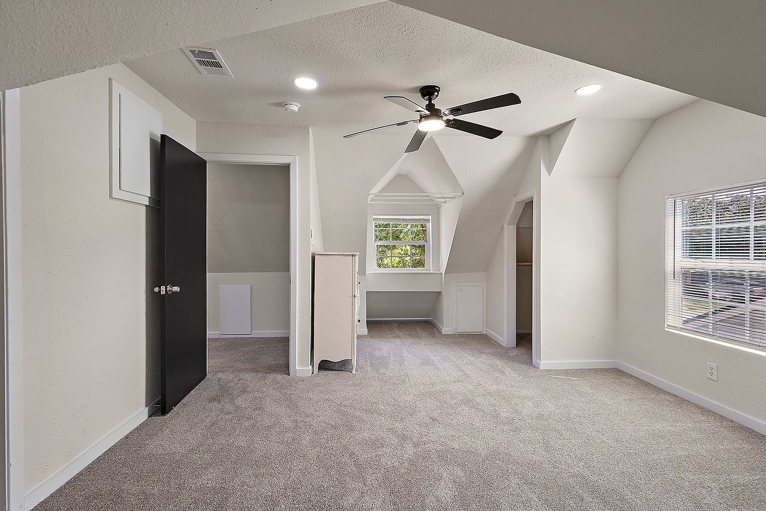 10106 Burman Street Property Photo 17