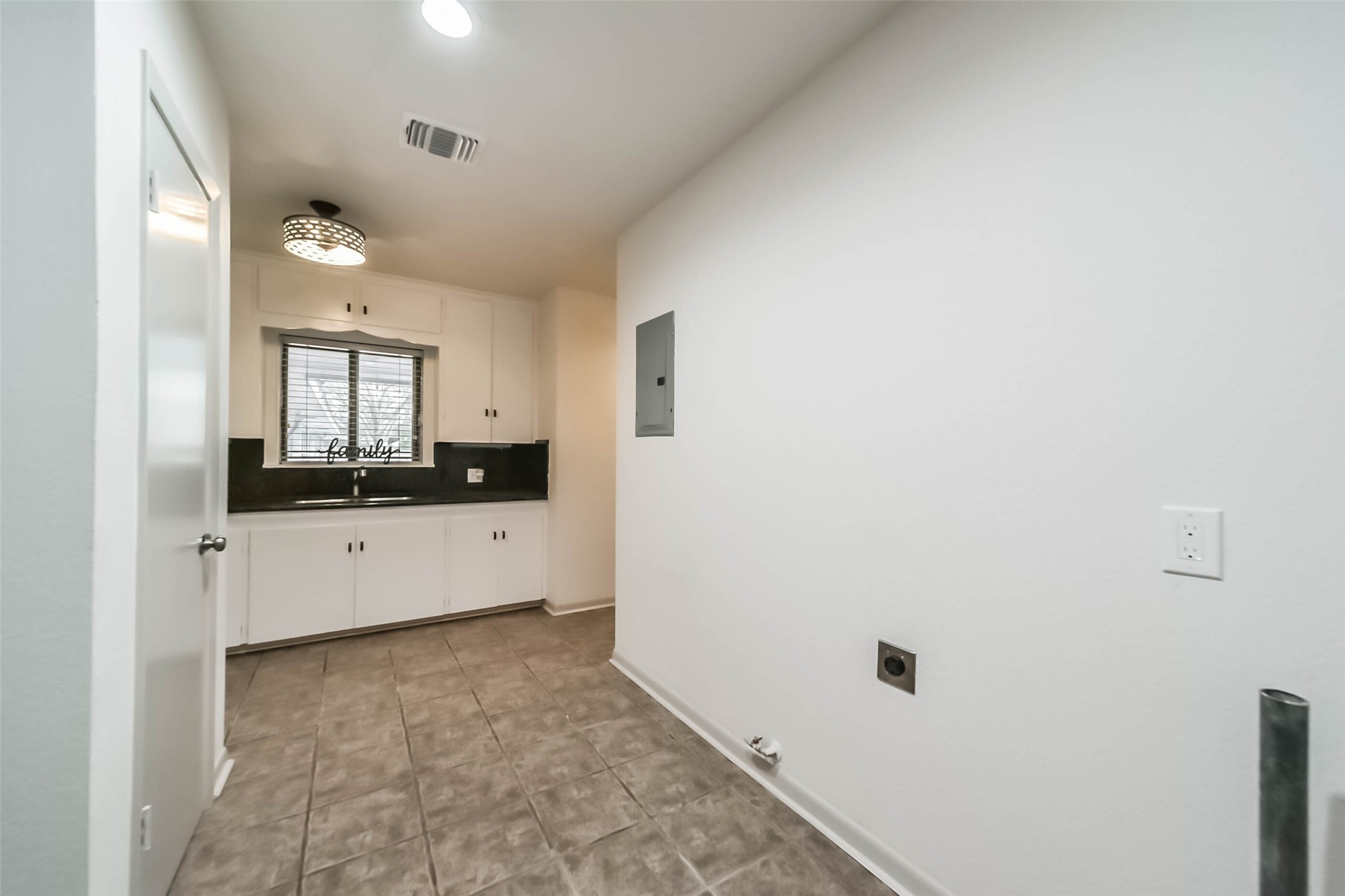 711 W Norris Street Property Photo 27