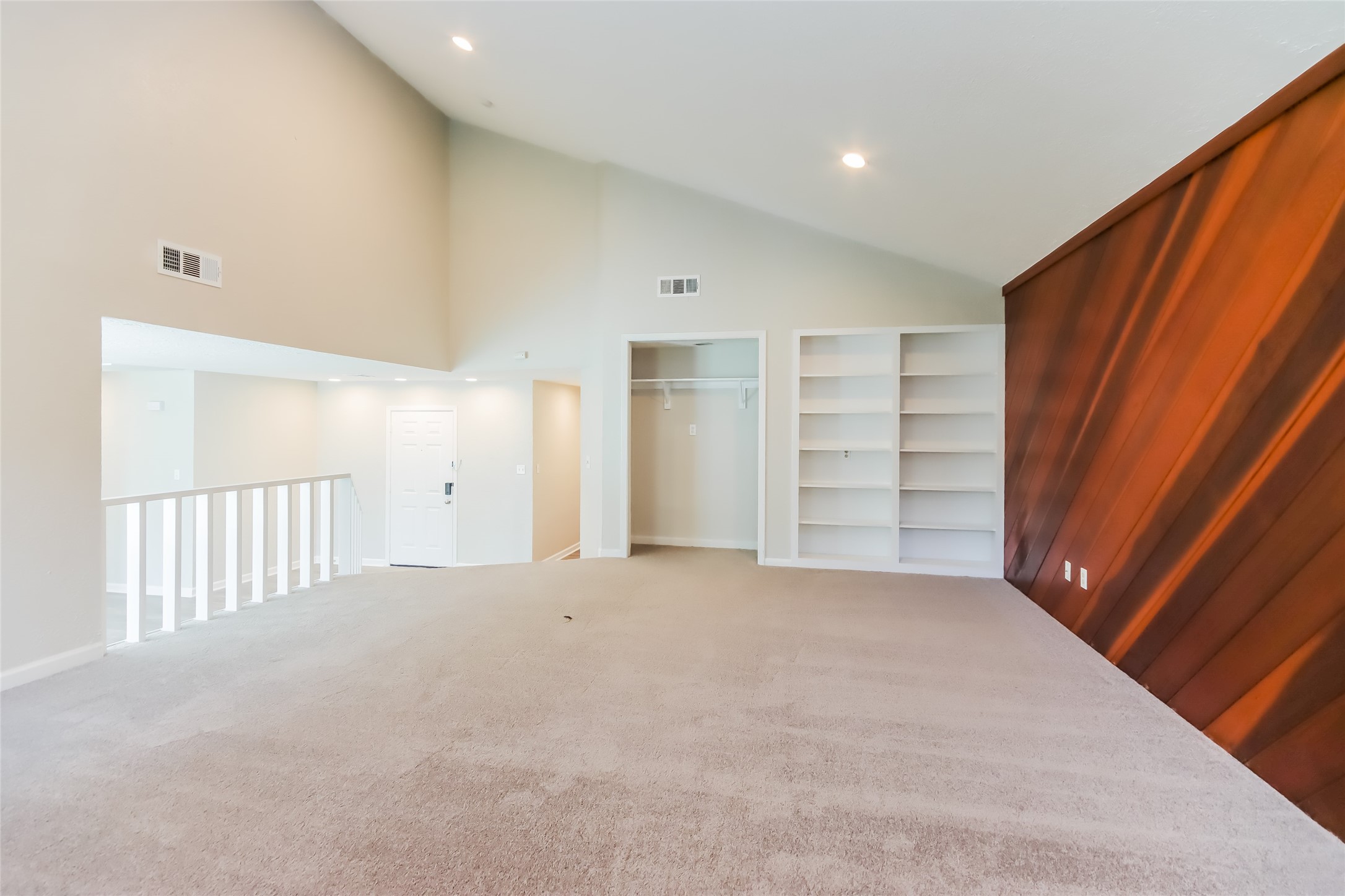 1911 Hamlin Valley Drive Property Photo 4