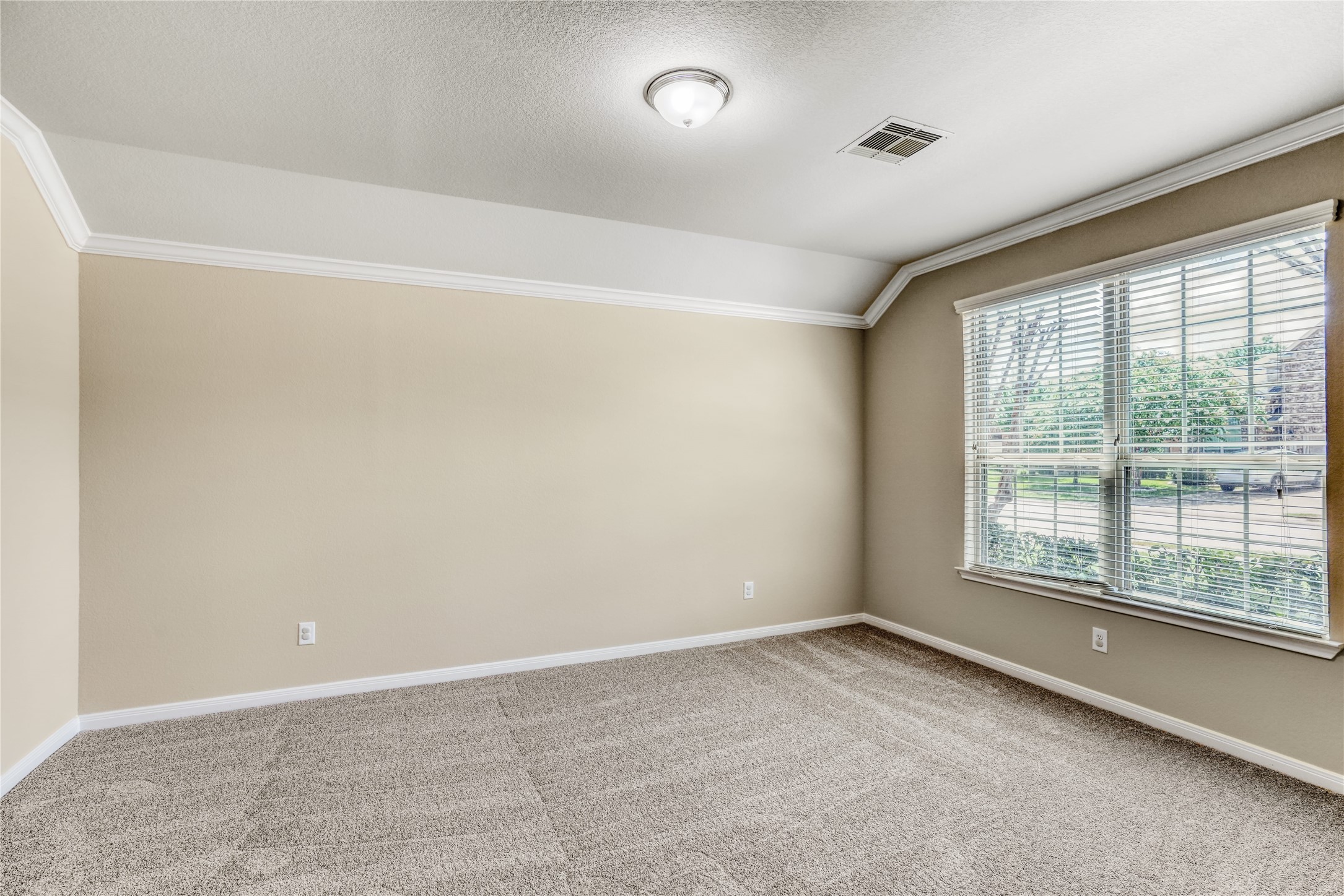 28270 Natalie Bend Road Property Photo 4