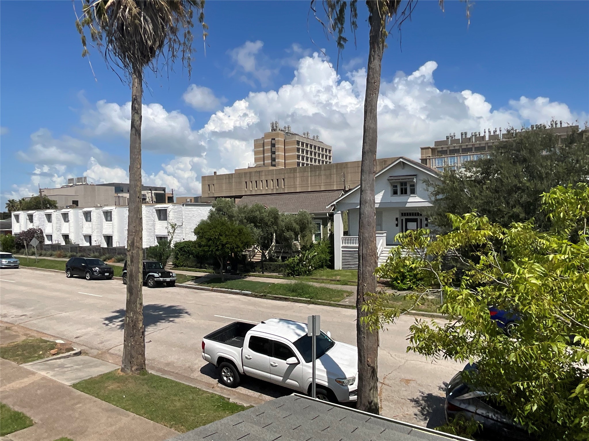 905 Post Office Street Property Photo 2