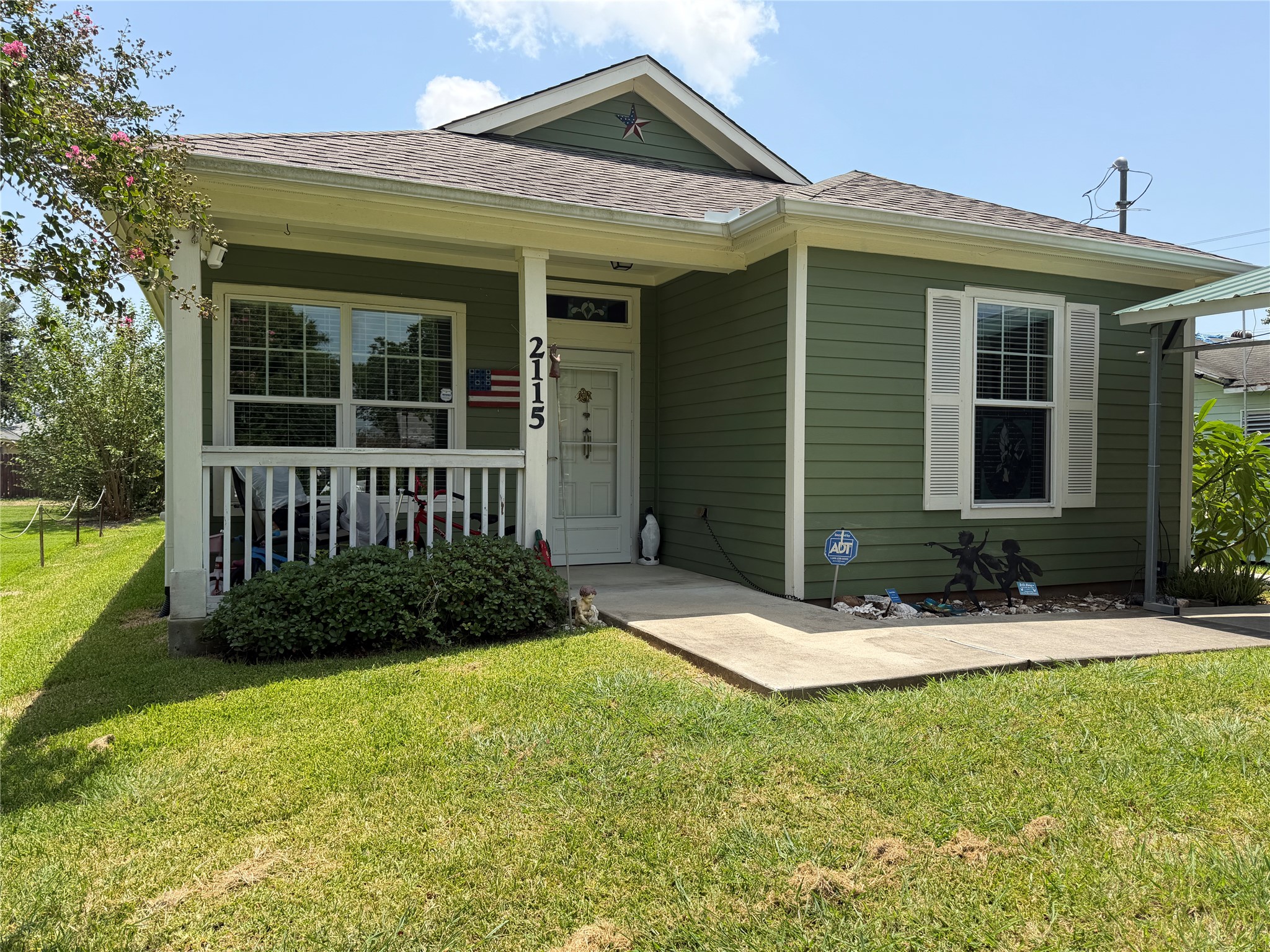 2115 11th Avenue N Property Photo 1