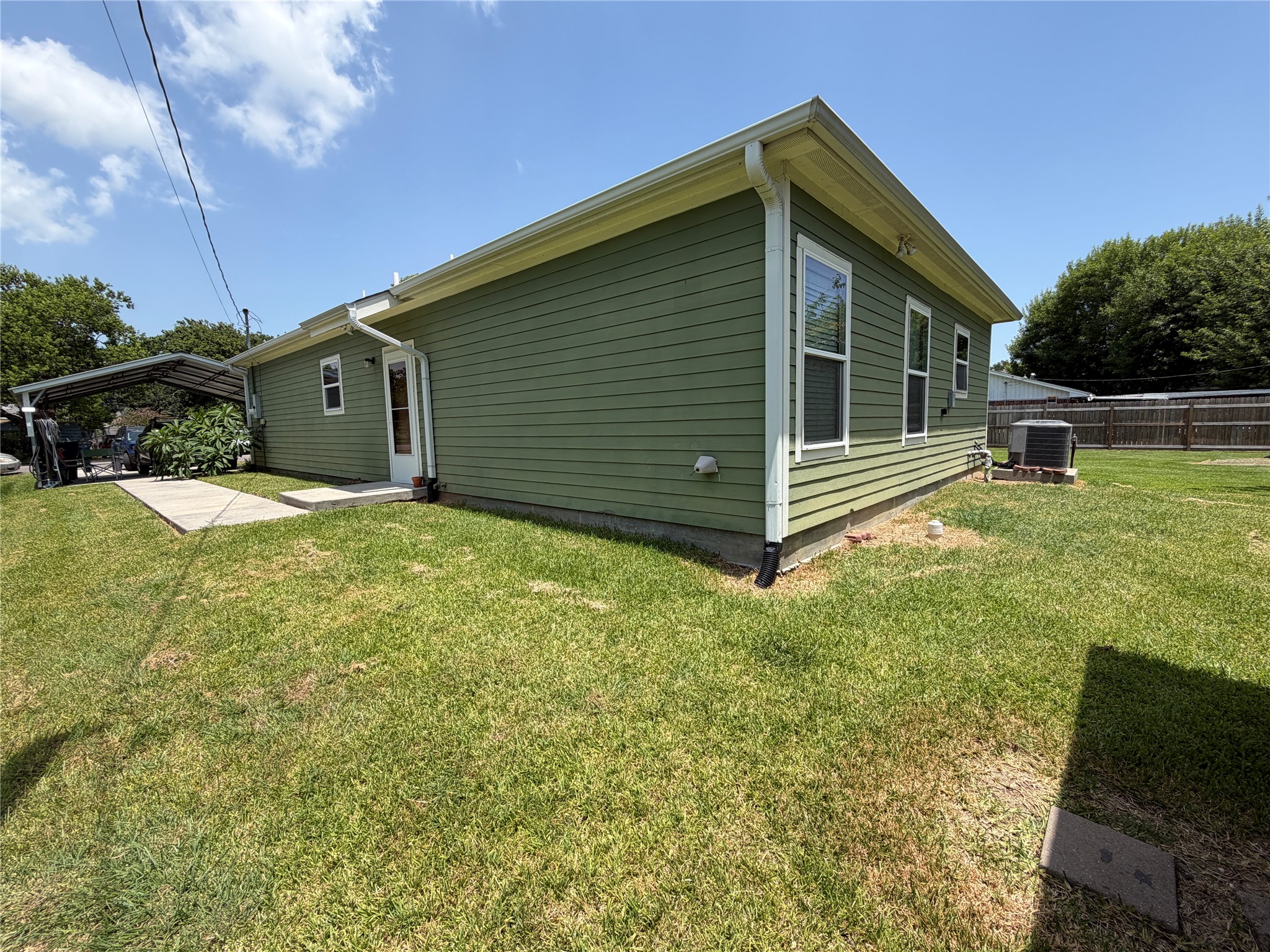 2115 11th Avenue N Property Photo 14