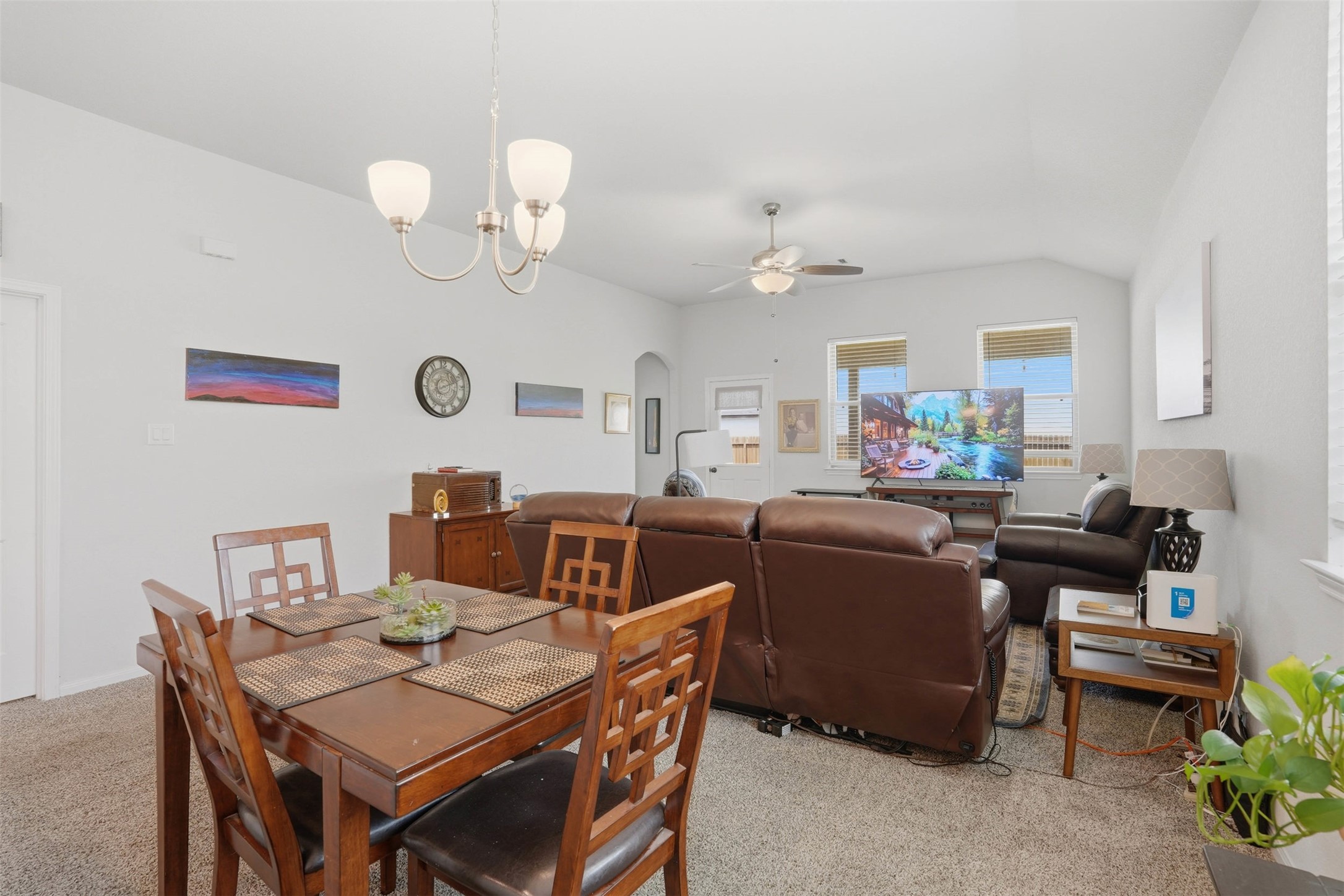10924 Independence Road Property Photo 8