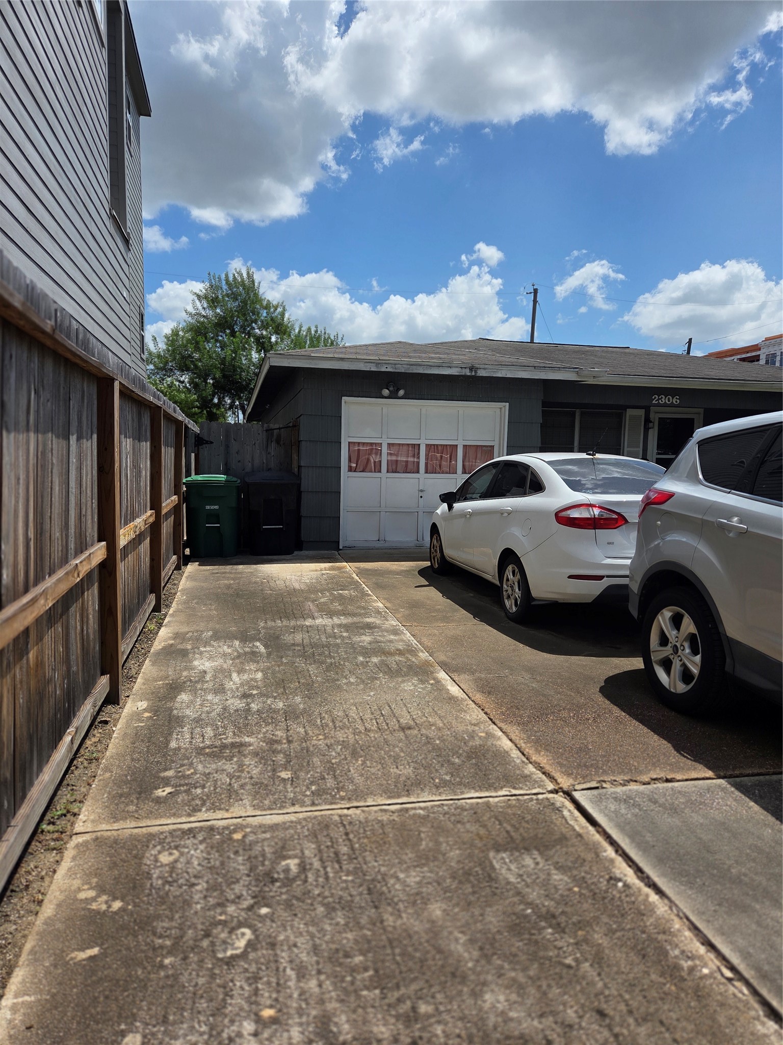 2306 Reinerman Street Property Photo 6