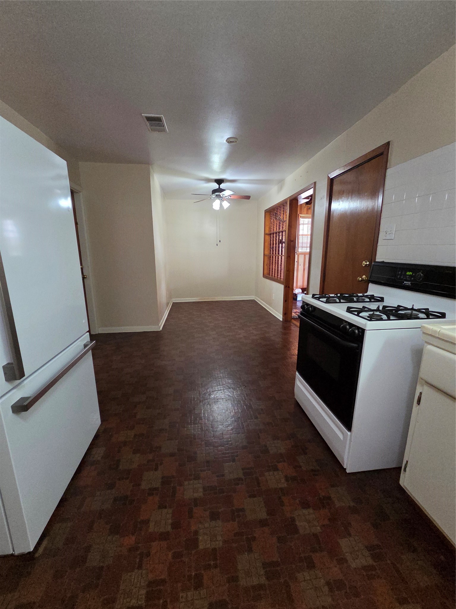 2306 Reinerman Street Property Photo 10