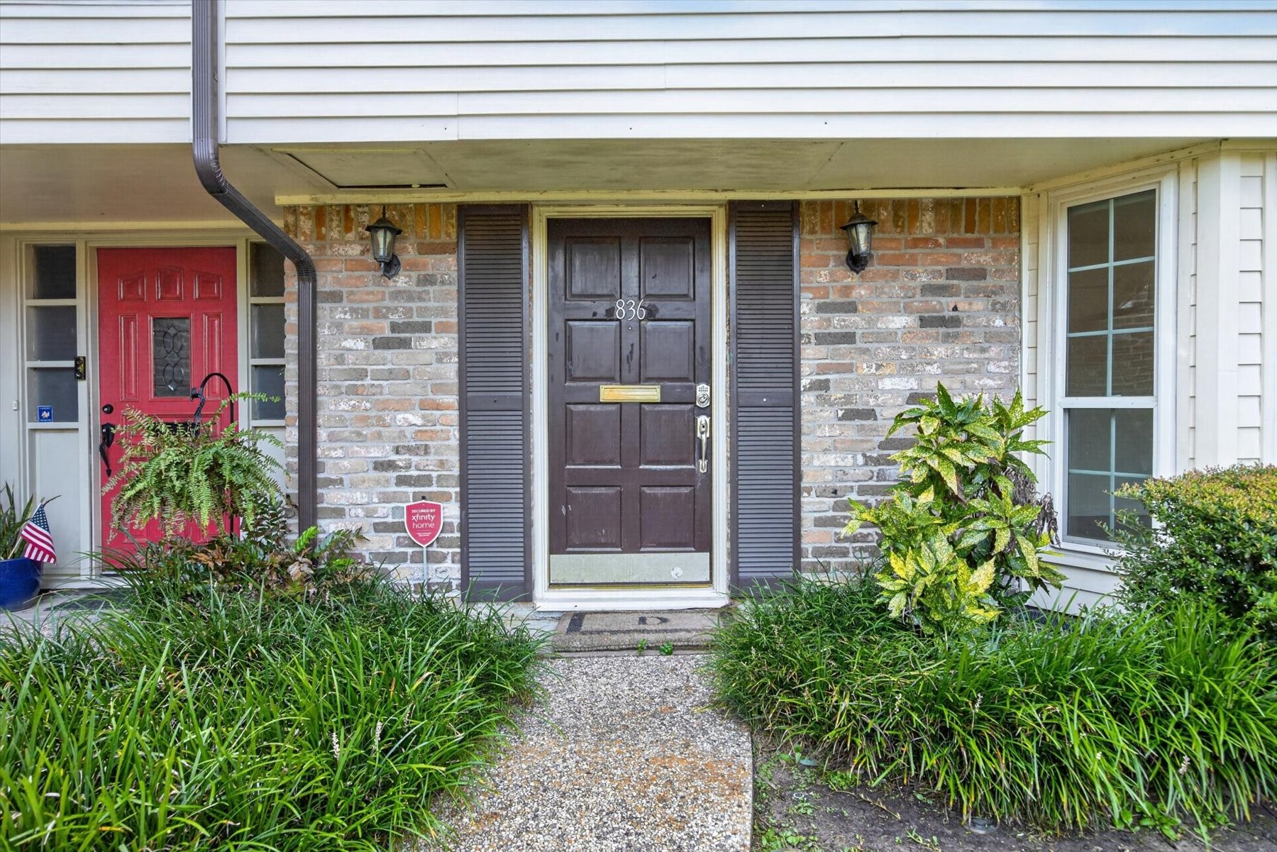 836 Wax Myrtle Lane Property Photo 2