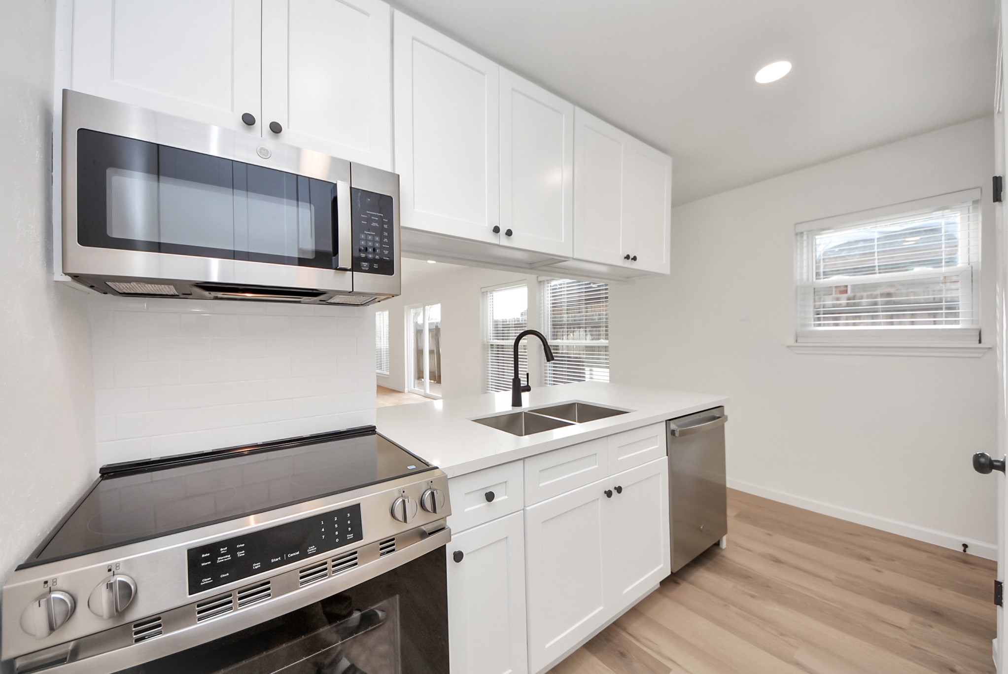 3305 Avenue R Property Photo 8