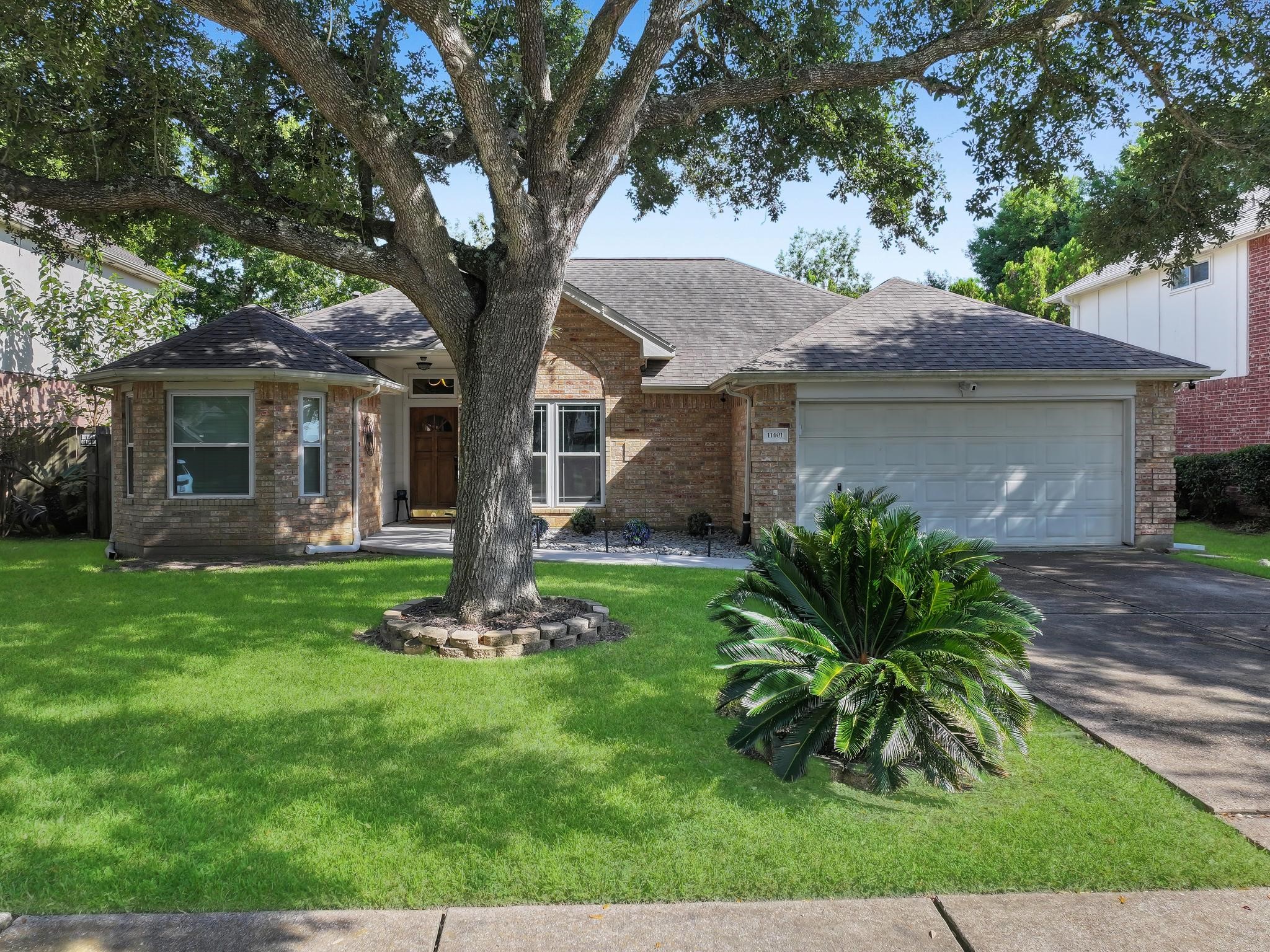 11401 30th Avenue N Property Photo 1