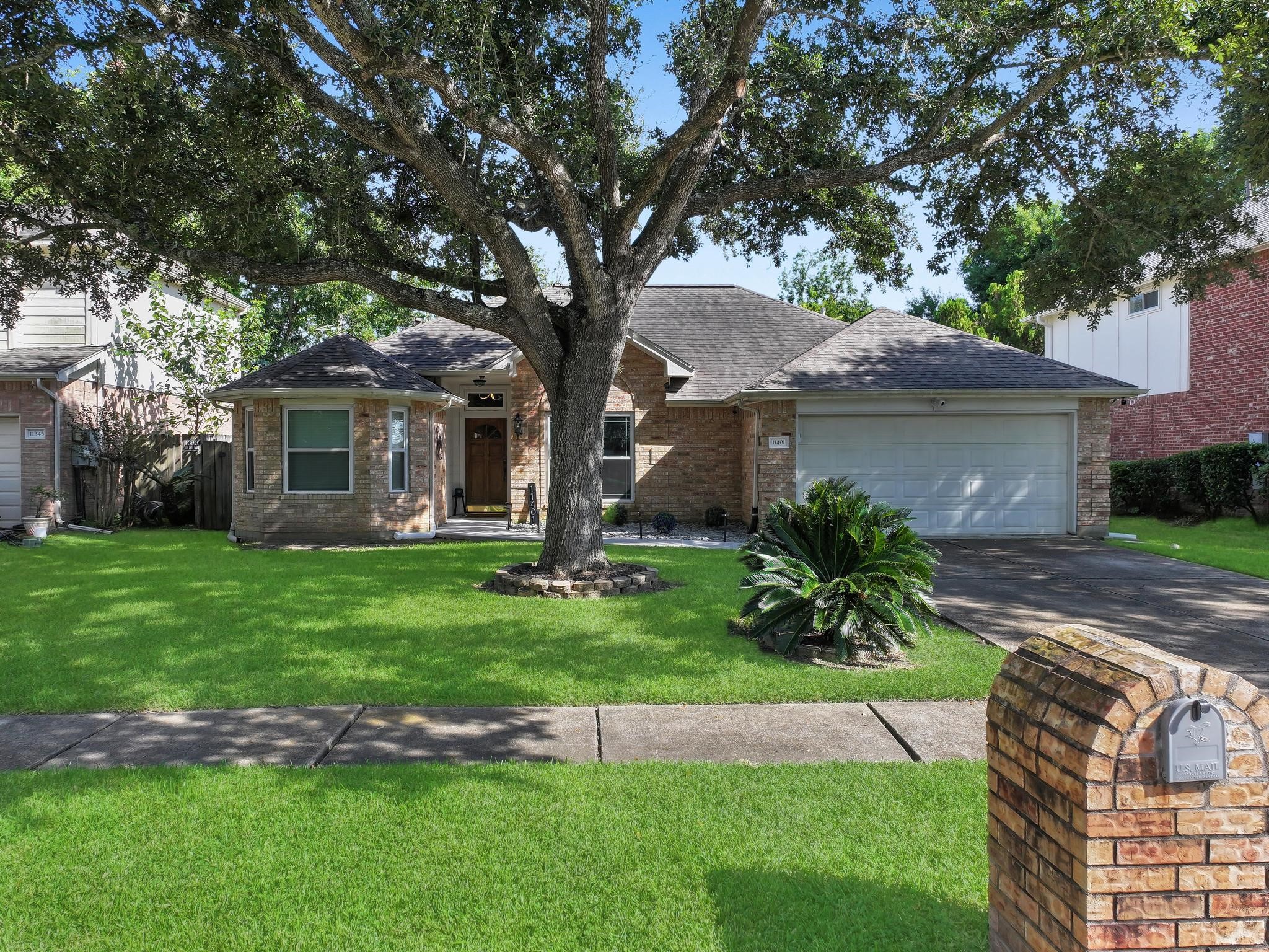 11401 30th Avenue N Property Photo 2