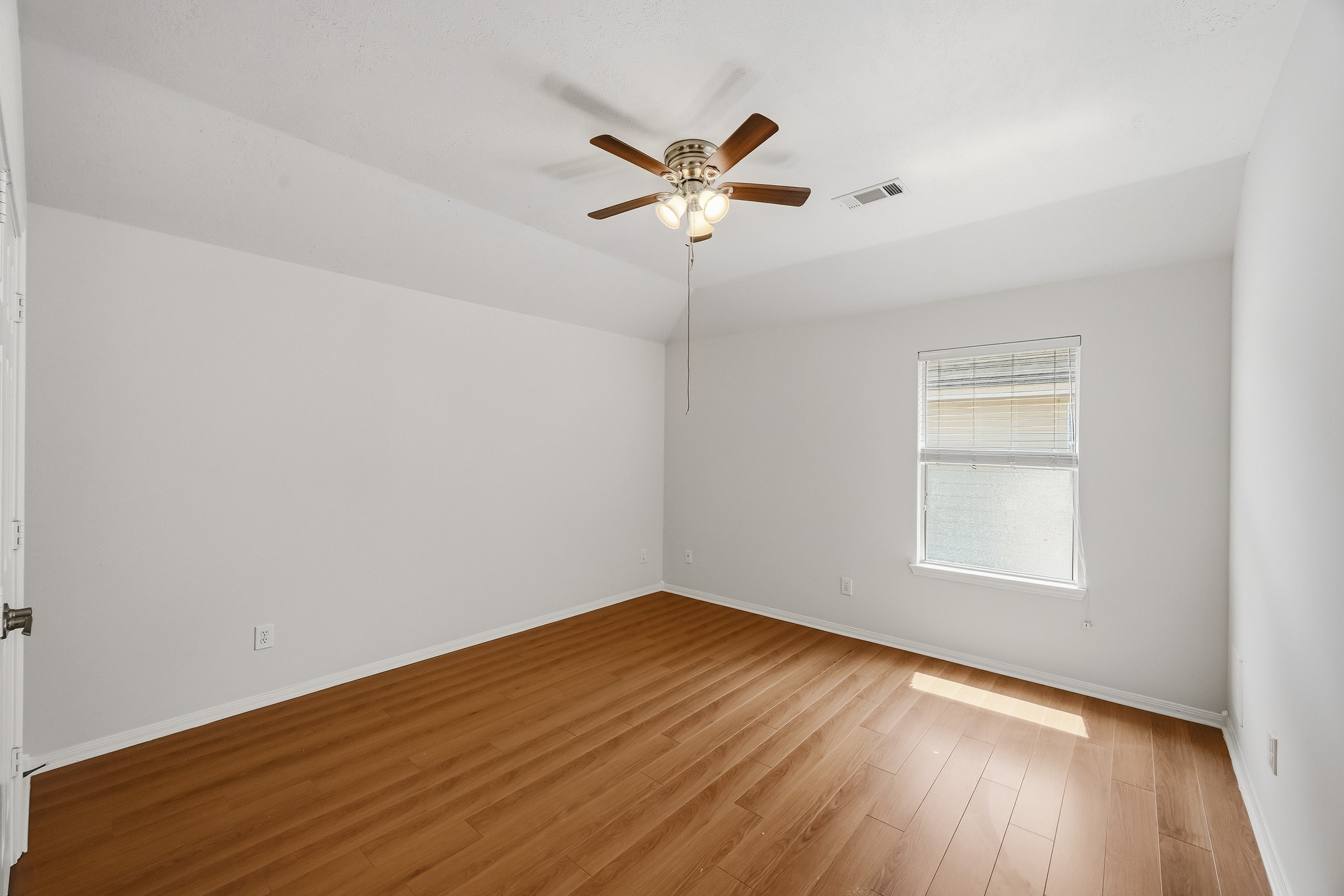 215 Owens Park Drive Property Photo 32