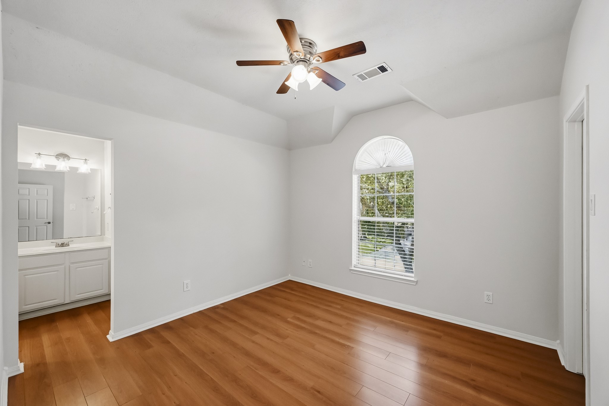 215 Owens Park Drive Property Photo 35