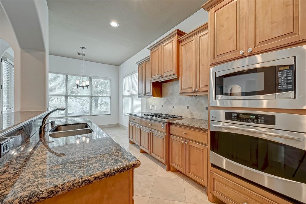 11207 St Laurent Lane Property Photo 6