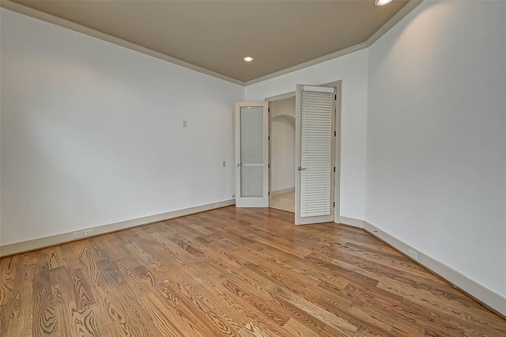 11207 St Laurent Lane Property Photo 10