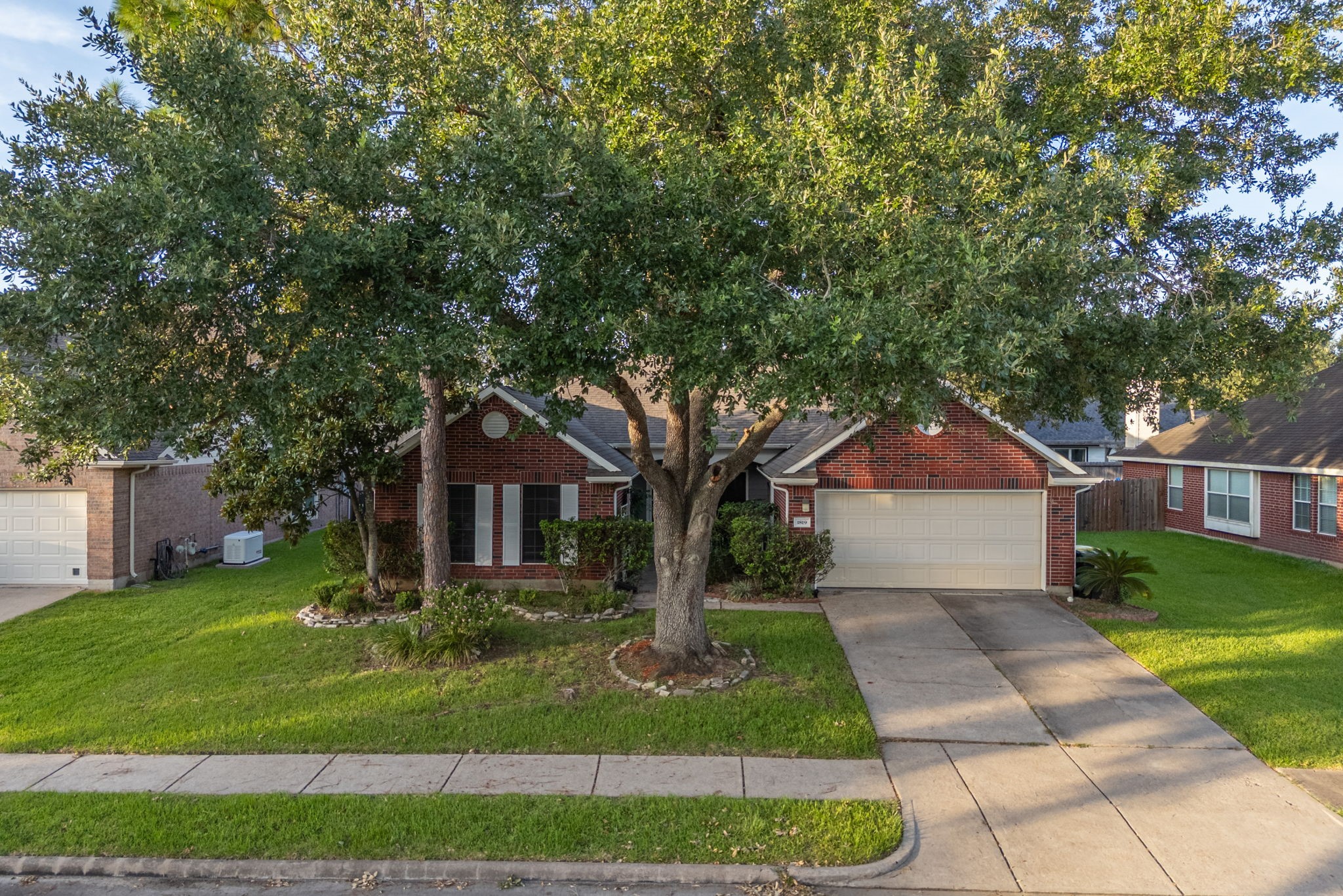 1819 Castle Oaks Drive Property Photo 2