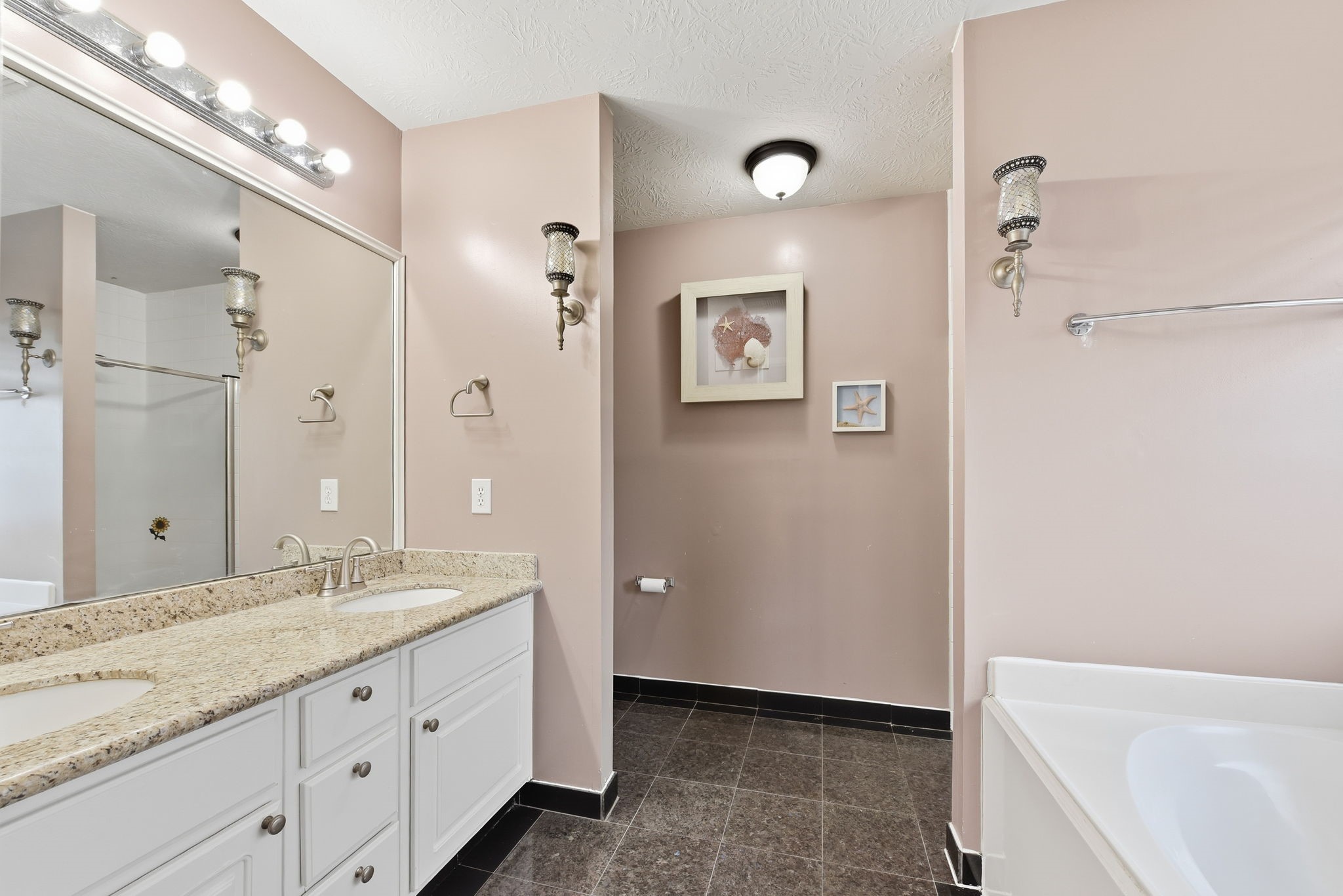 1819 Castle Oaks Drive Property Photo 14