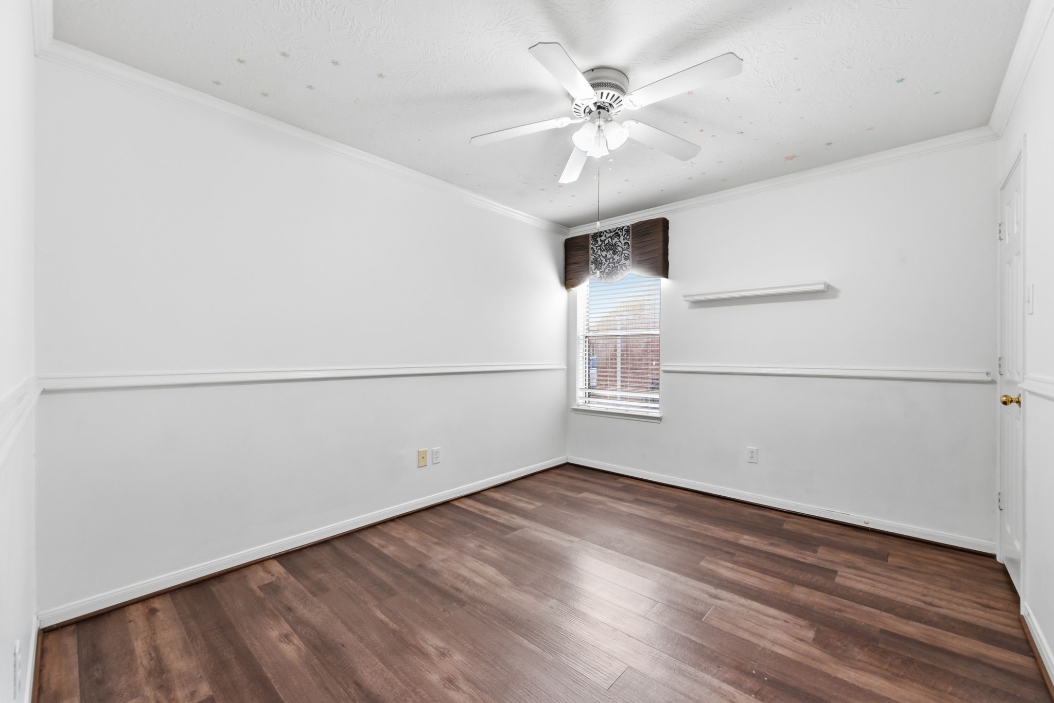 1819 Castle Oaks Drive Property Photo 17