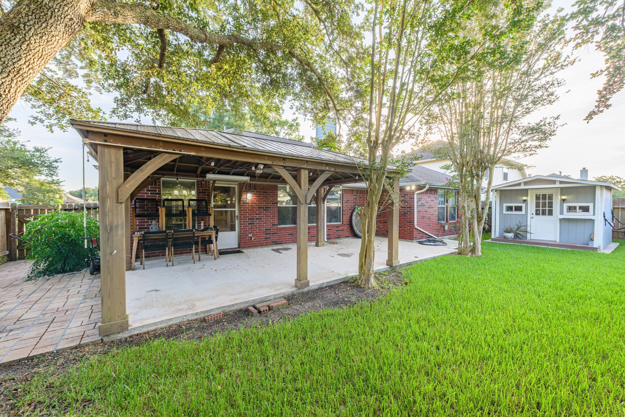 1819 Castle Oaks Drive Property Photo 24