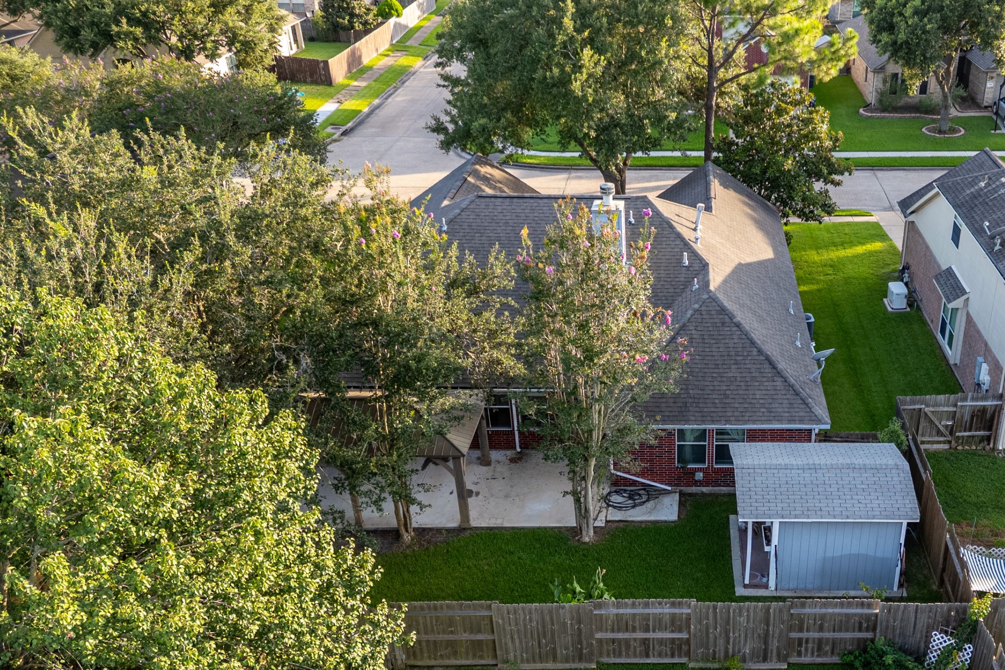 1819 Castle Oaks Drive Property Photo 27