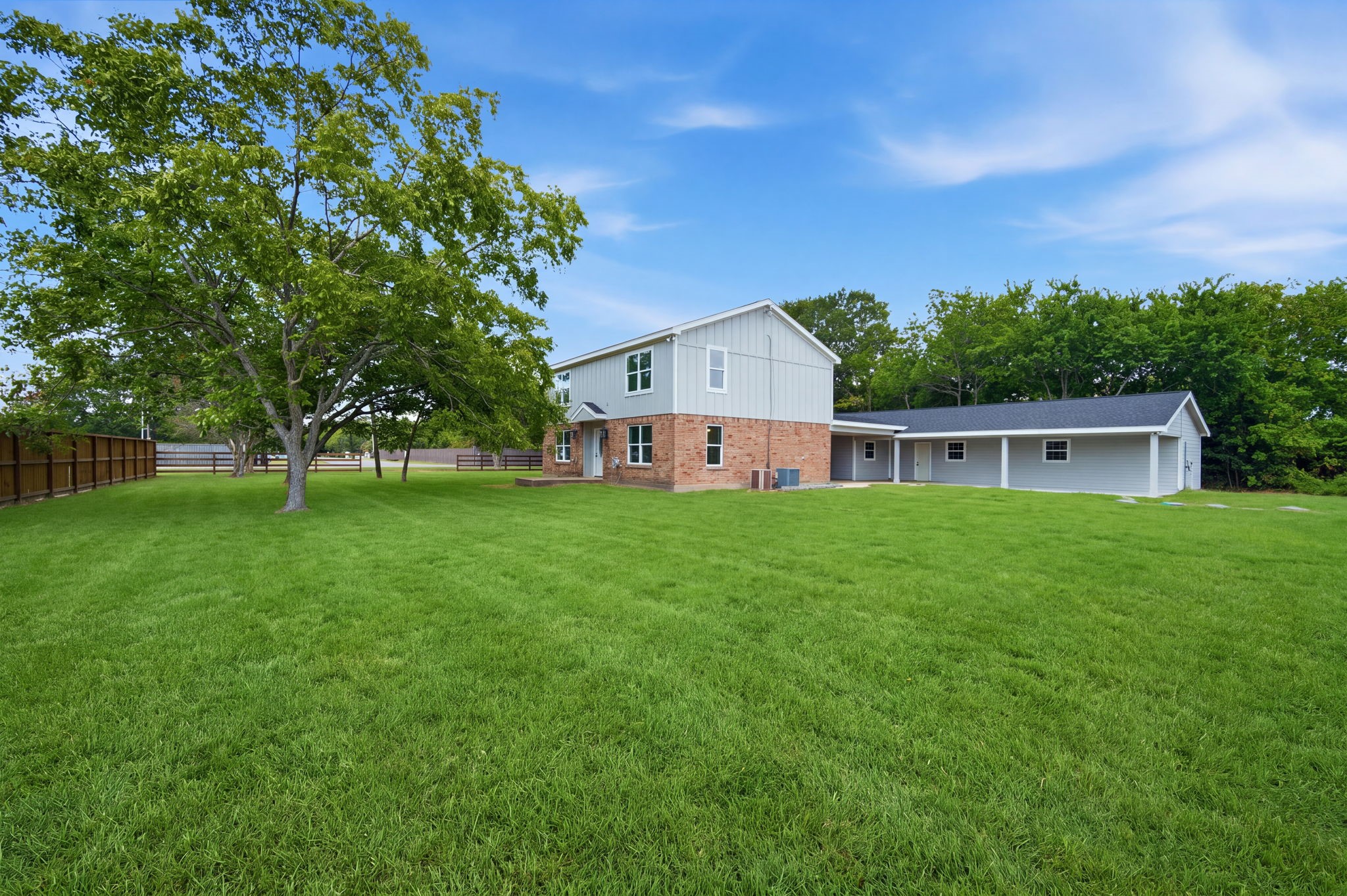 1535 Willow Bend Property Photo 3