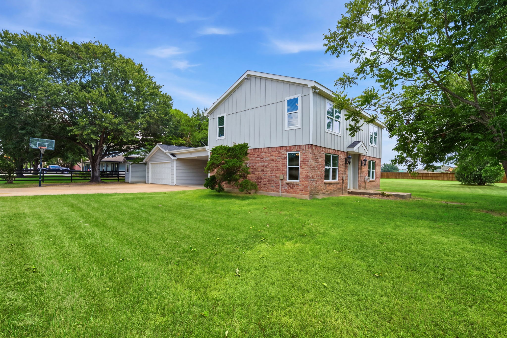 1535 Willow Bend Property Photo 3