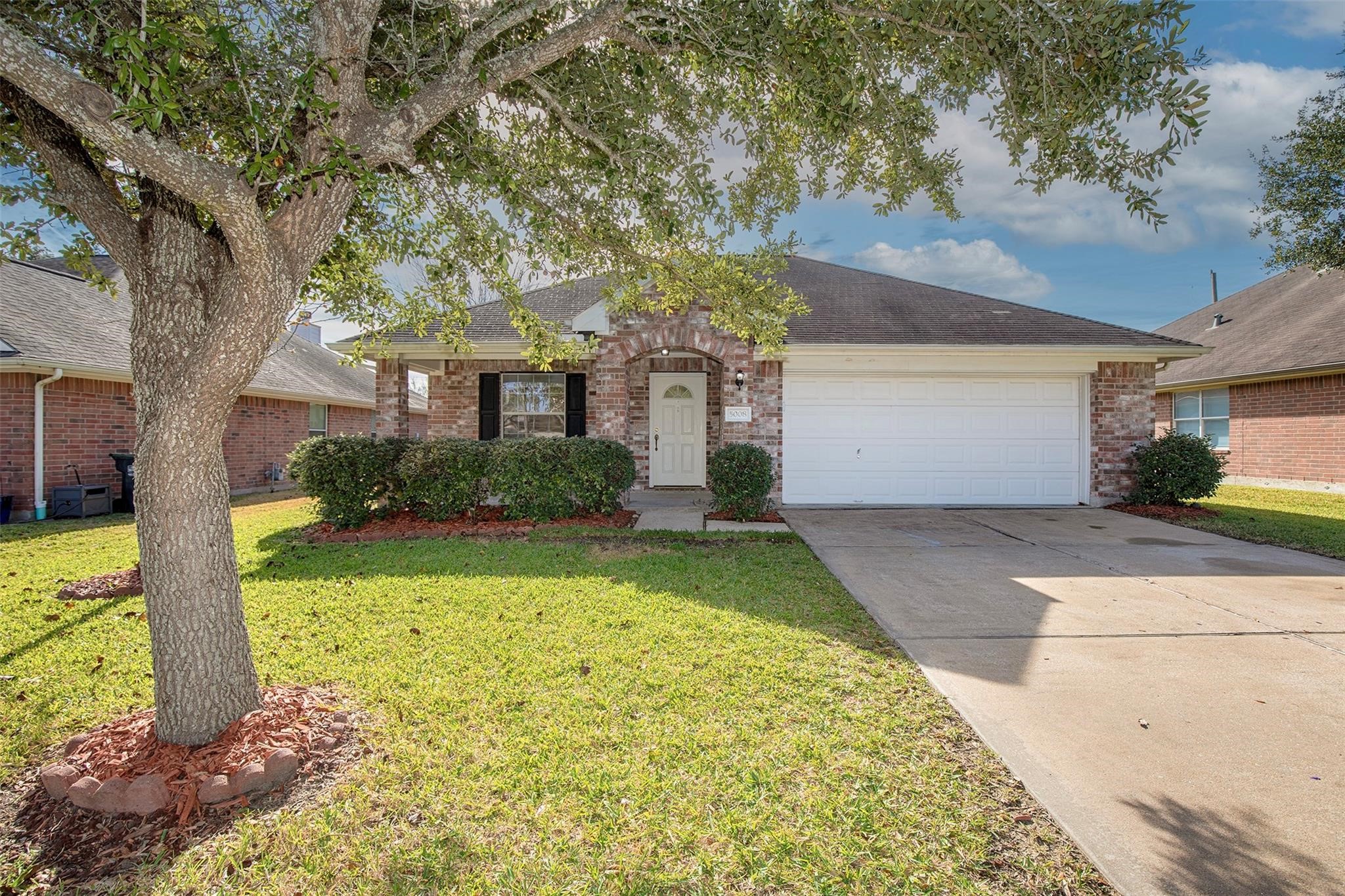 5008 Blanco Drive Property Photo 1
