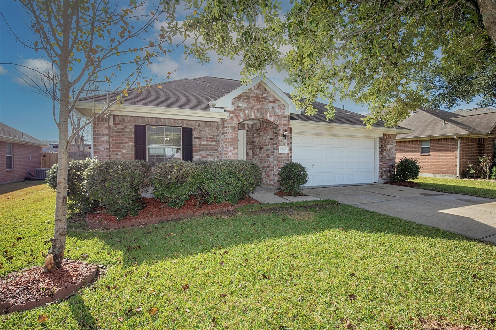5008 Blanco Drive Property Photo 2