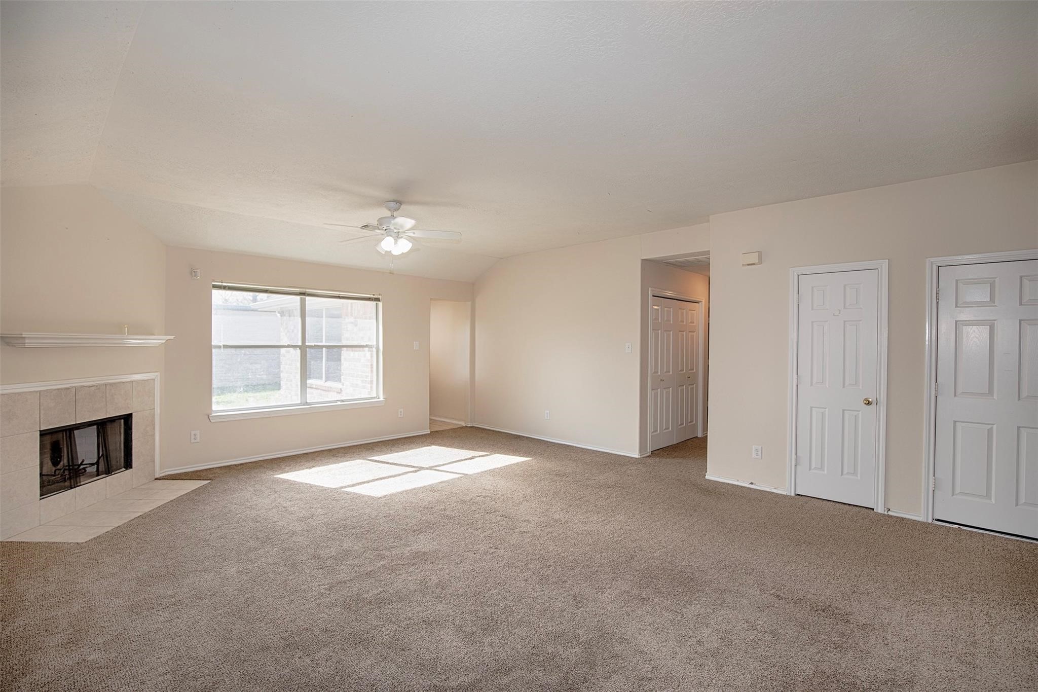 5008 Blanco Drive Property Photo 5