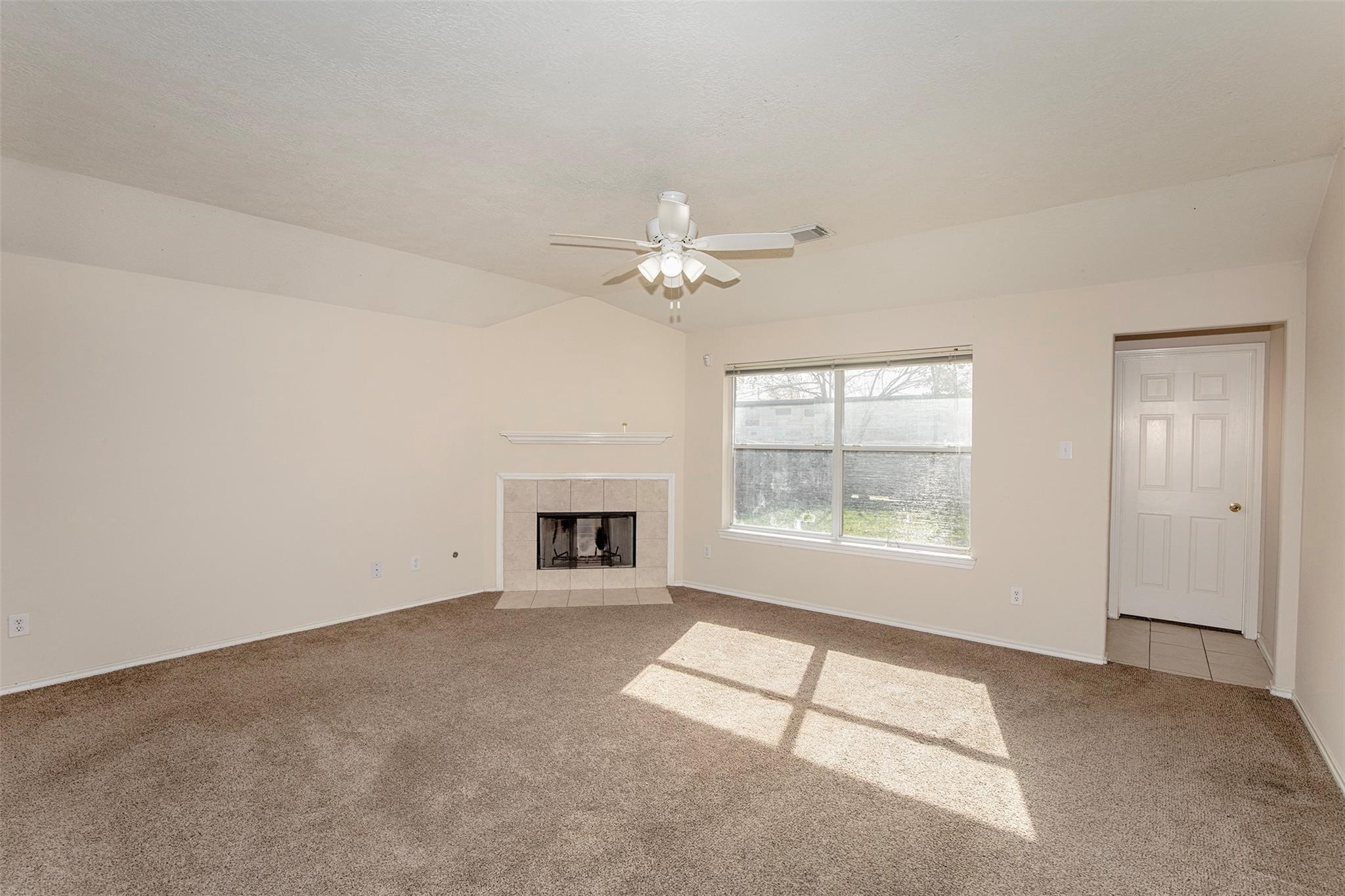 5008 Blanco Drive Property Photo 6