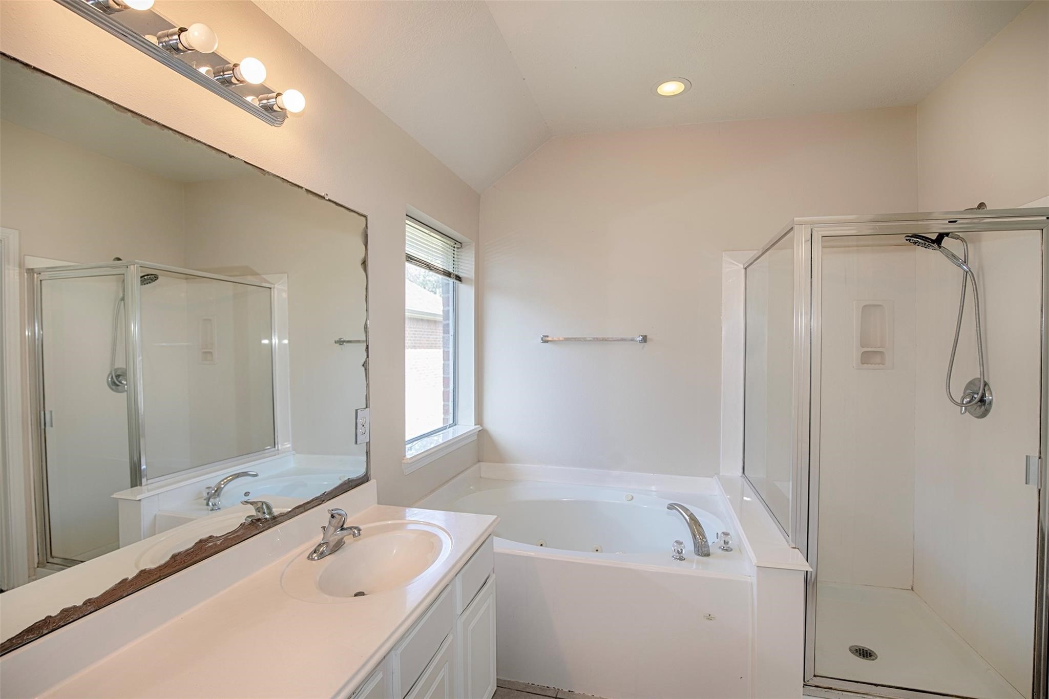 5008 Blanco Drive Property Photo 15